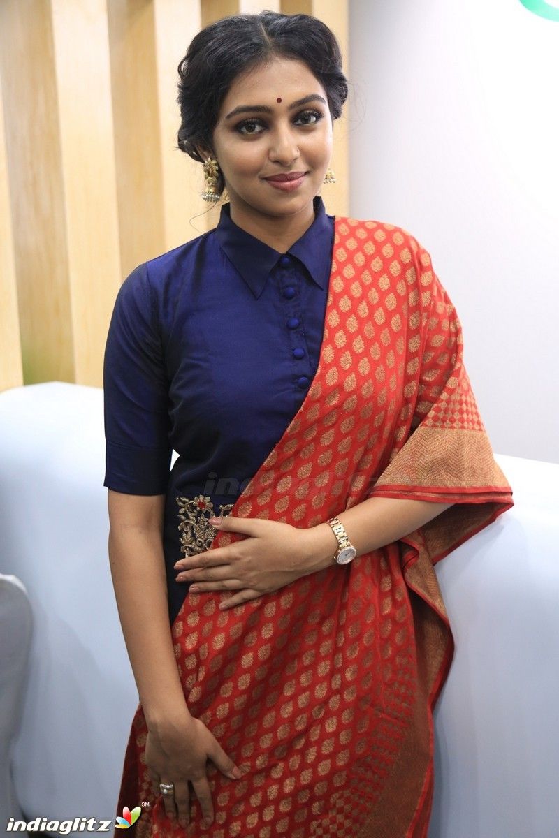 Lakshmi Menon Photo Actress photo, image, gallery
