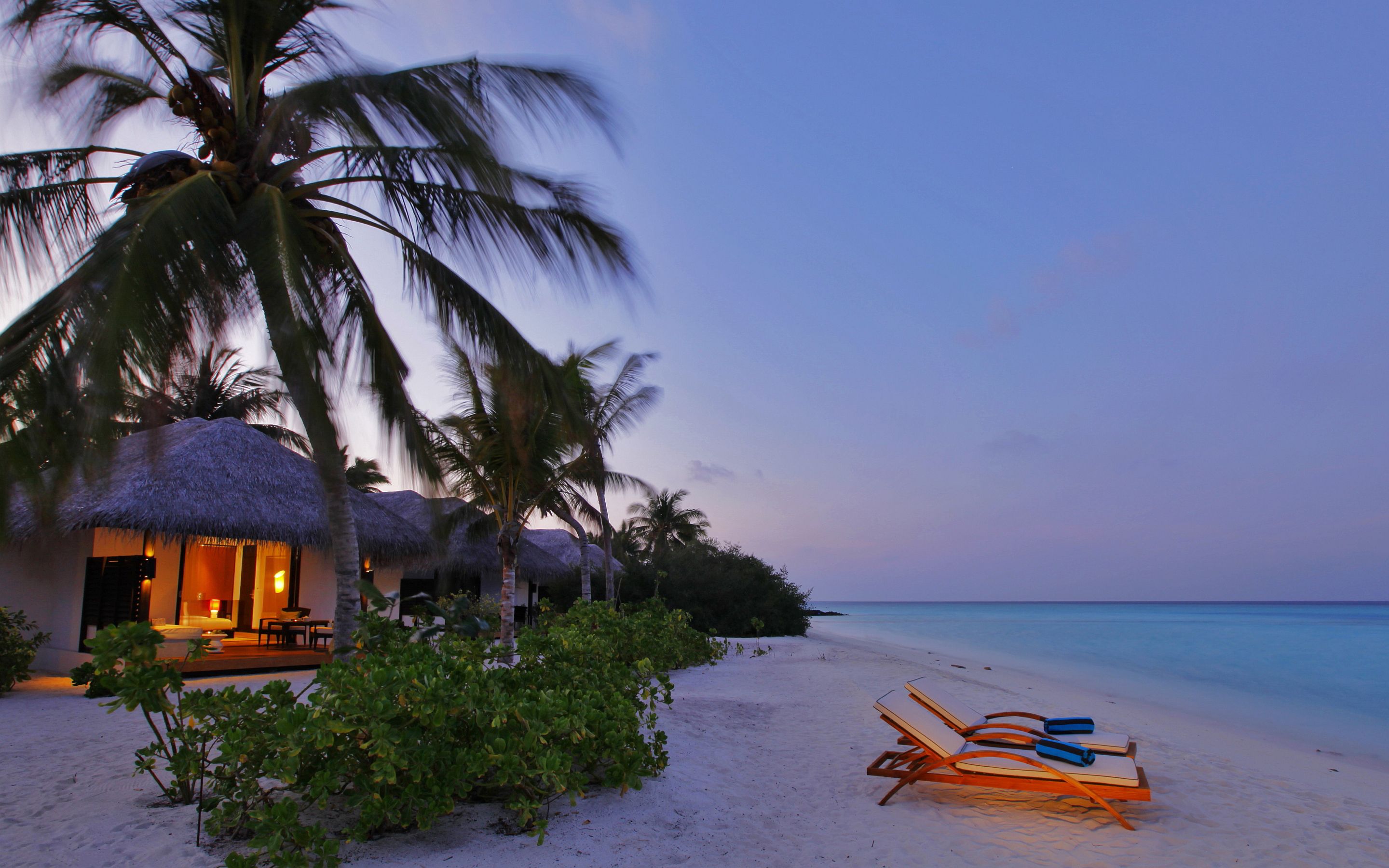 Tropical Beaches in Evening Wallpaper