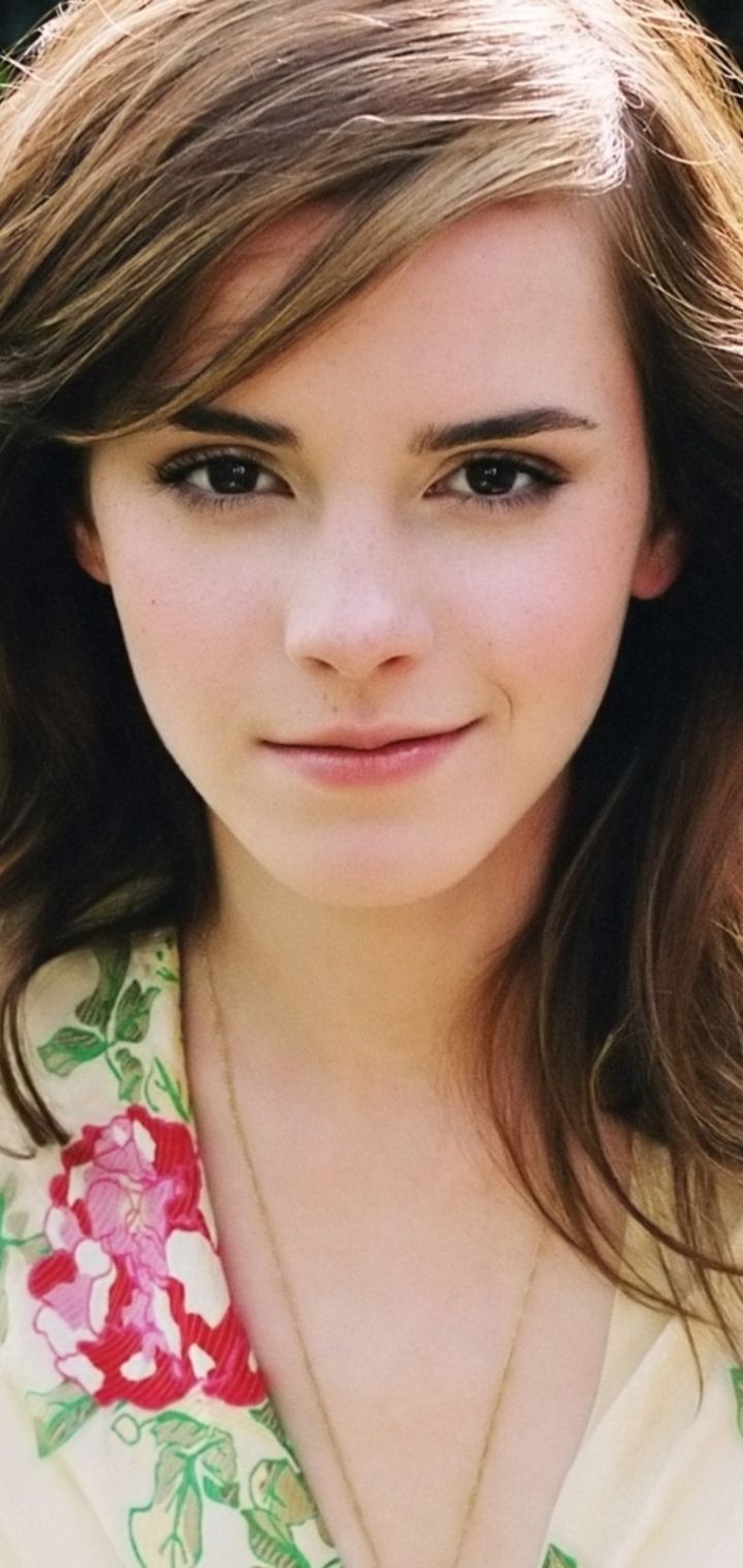 Celebrity Emma Watson (720x1520) Wallpaper