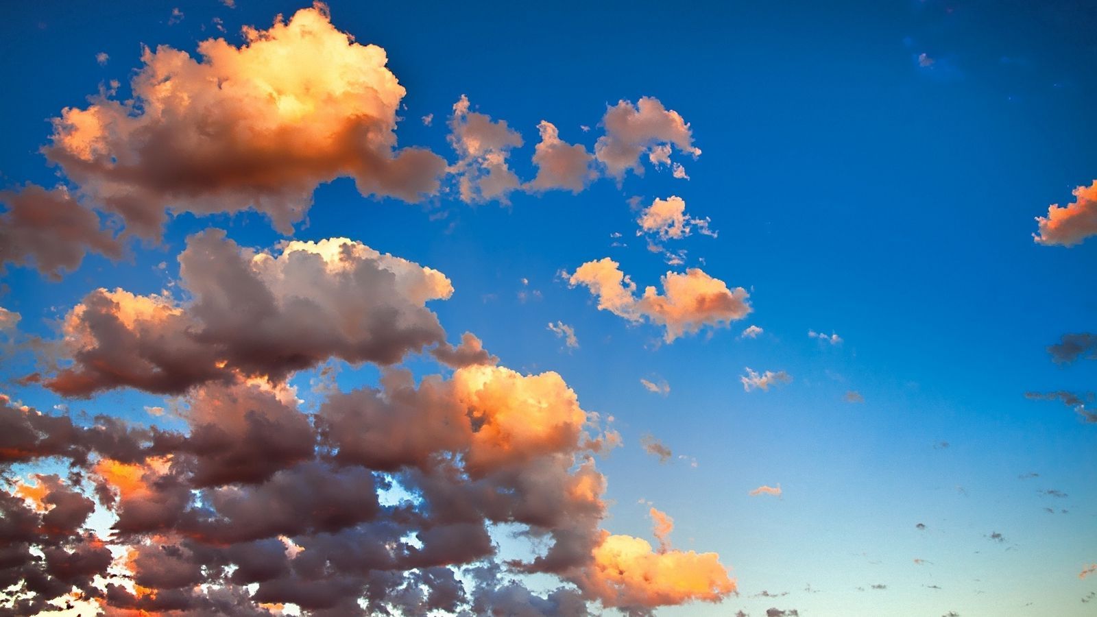 Download wallpaper 1600x900 clouds, colors, sky, gold, air, ease