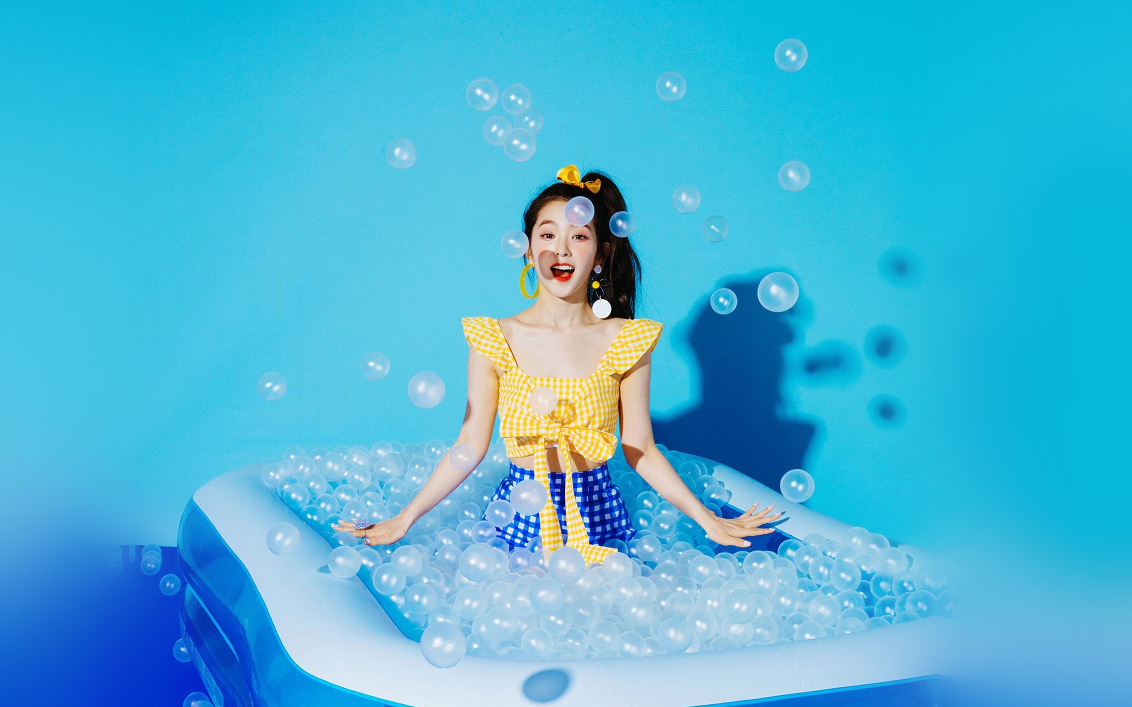 Blue Girl Redvelvet Kpop Summer Water Wallpaper