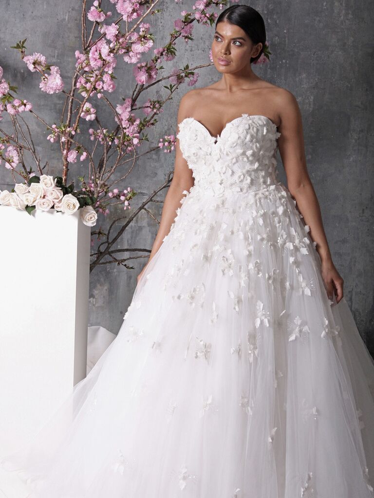 Gorgeous Plus Size Wedding Dress You'll Love