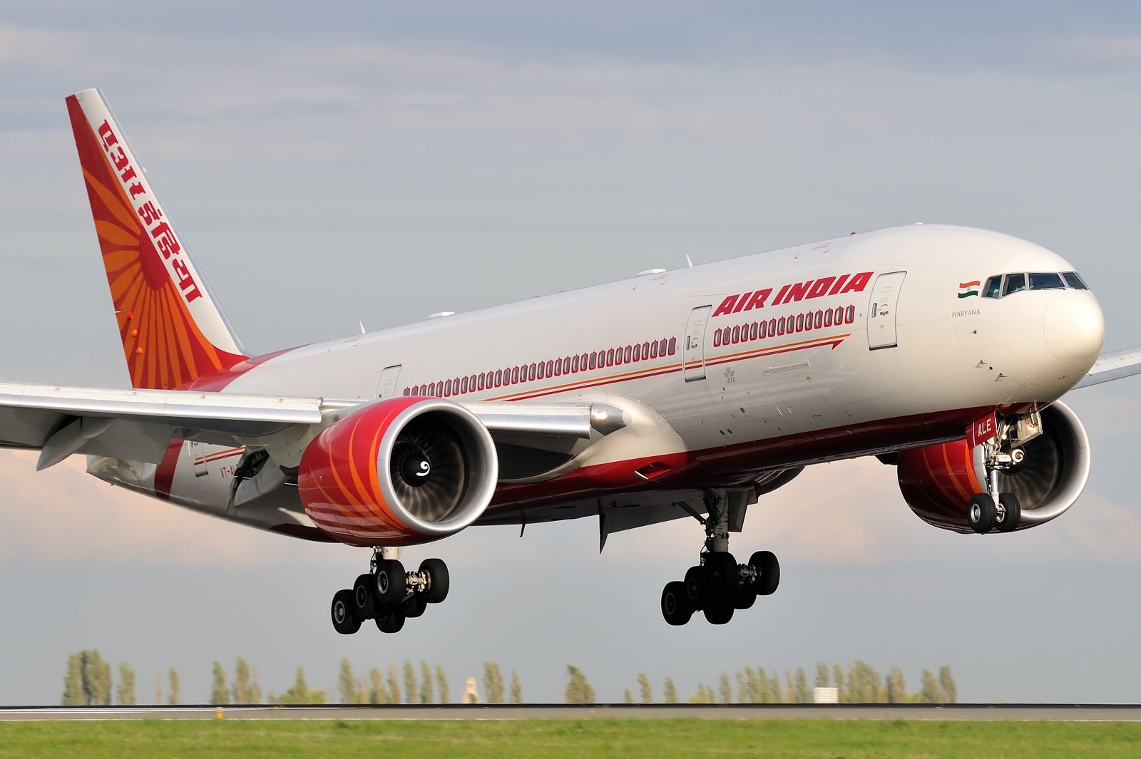 Boeing 777 200 Of Air India Takeoff Aircraft Wallpaper 3193