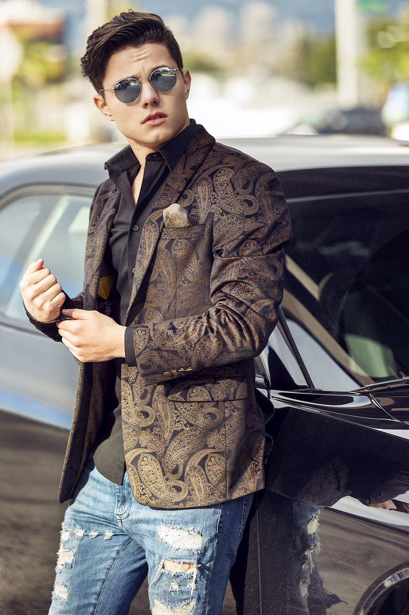 hm/ Need of Zack Callison's Nudes