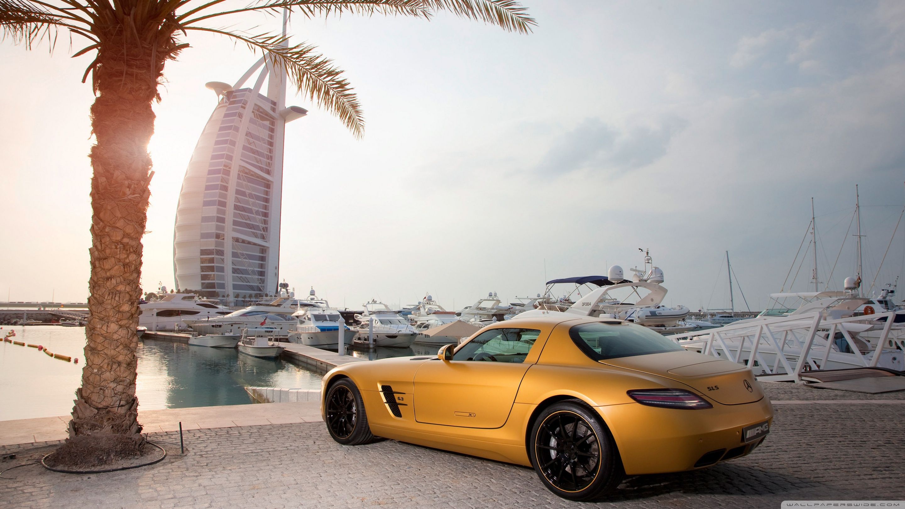 Mercedes Benz SLS Amg in Dubai Ultra HD Desktop Background