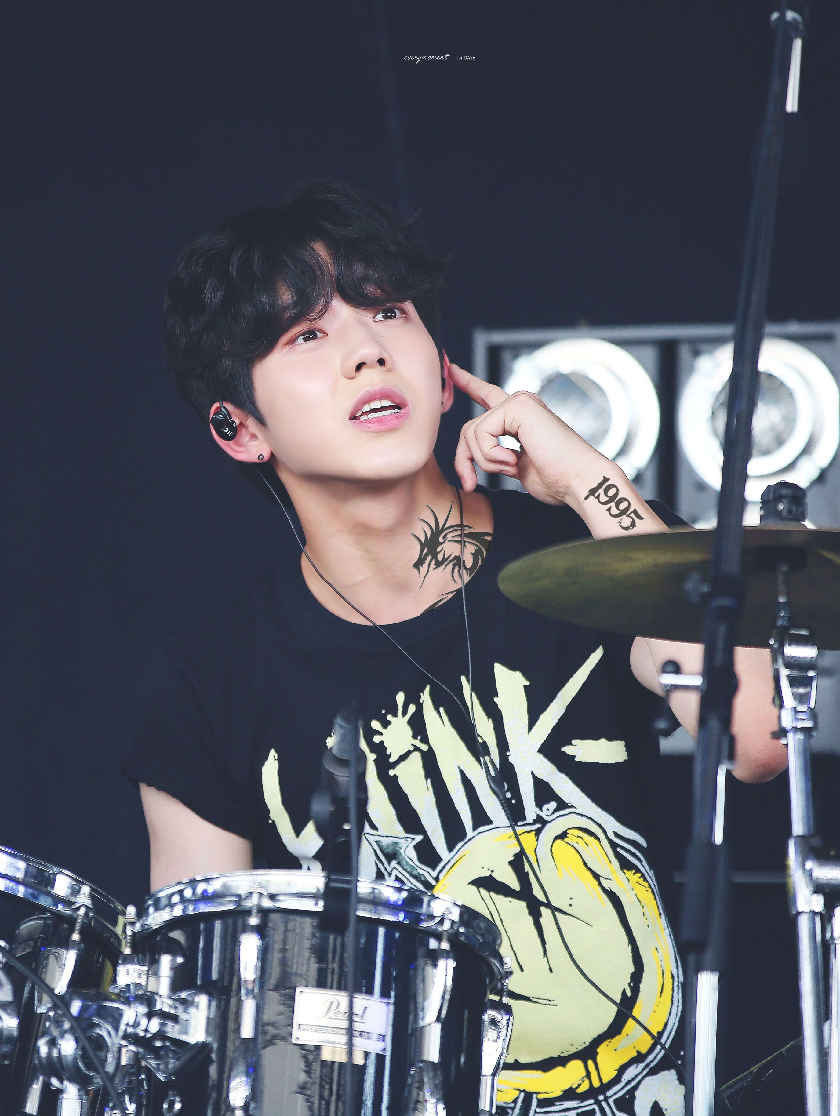 Make wallpaper and edits of your favorite kpop idol