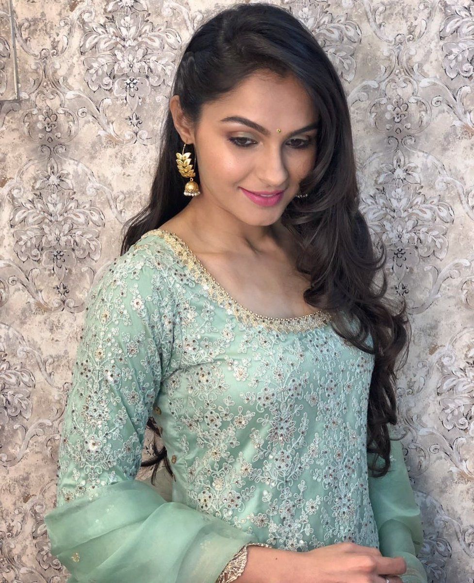 Andrea Jeremiah looks graceful in these latest photo
