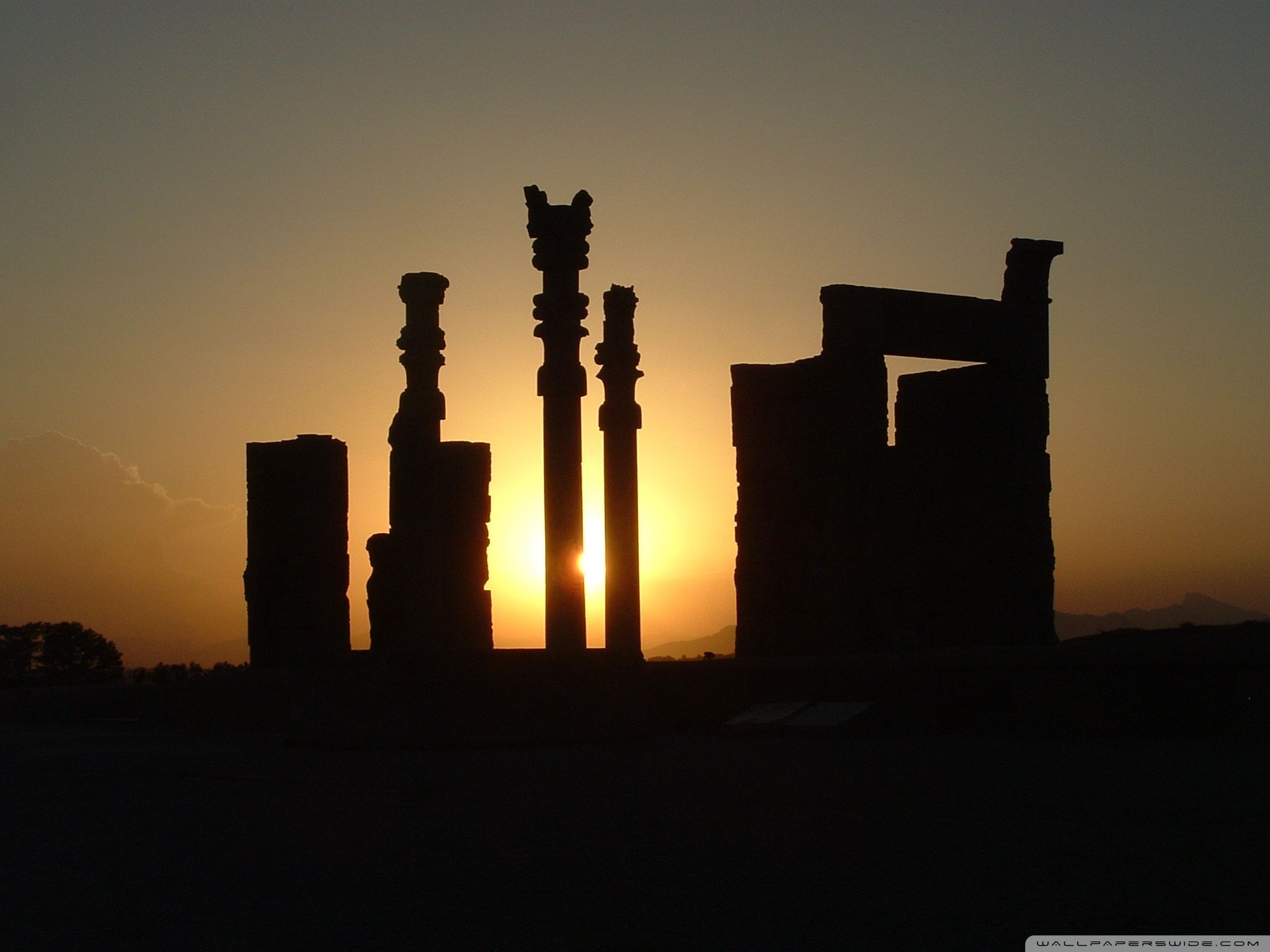 Sunset in Perspolis, Iran Ultra HD Desktop Background