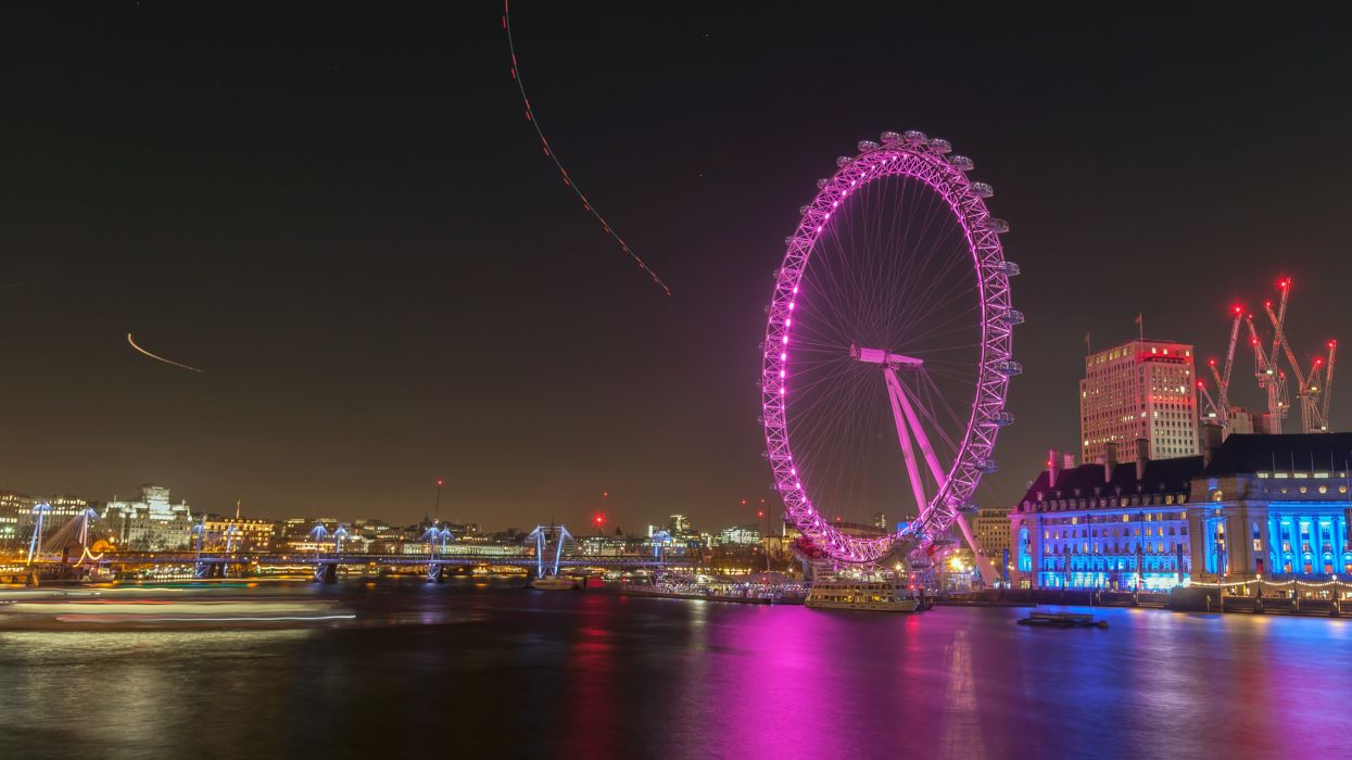London Eye By Night Wallpaperx2160