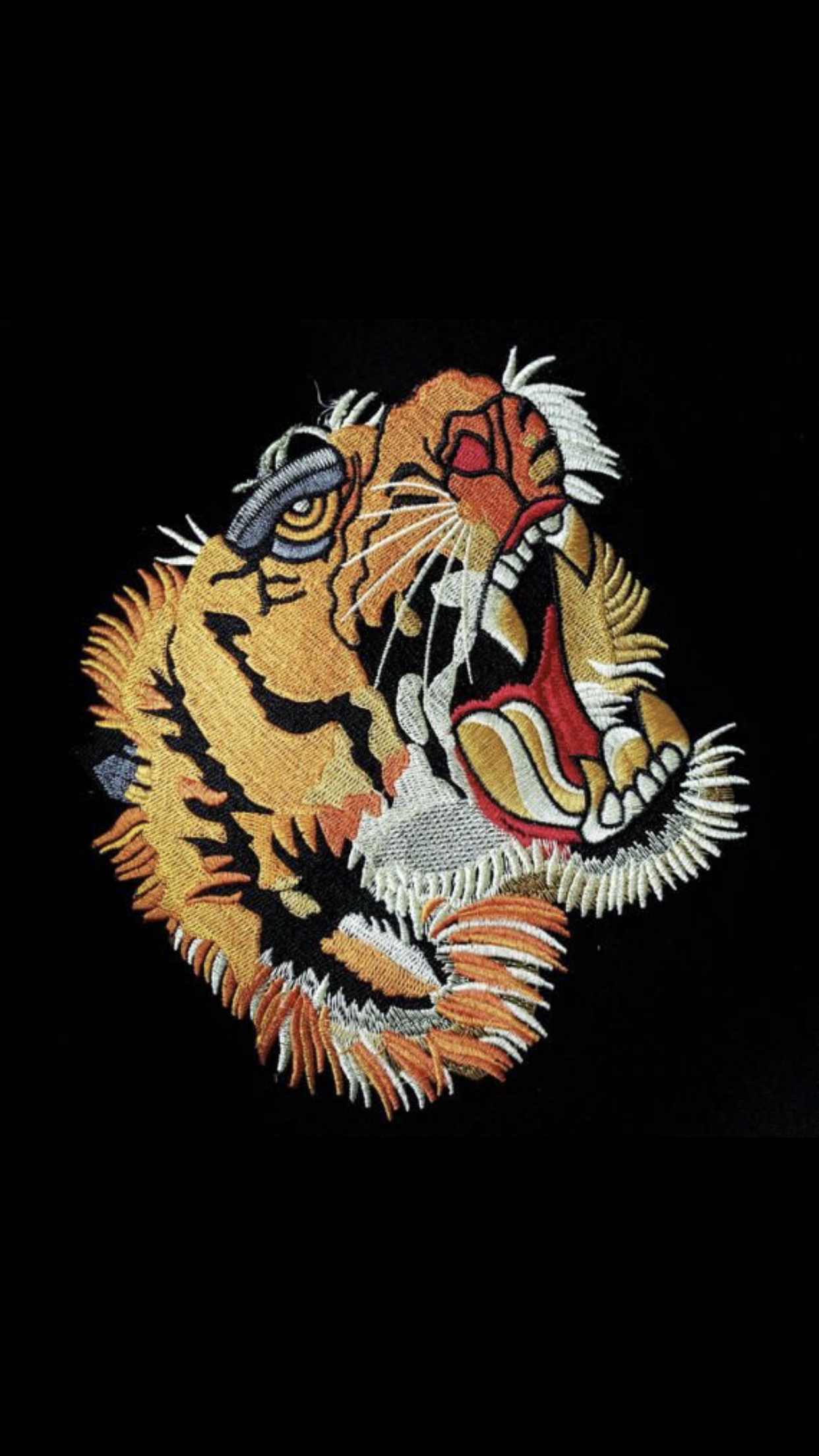 Gucci tiger wallpaper. Apple logo wallpaper, Tiger