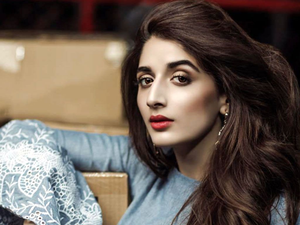 Mawra Hocane reveals she is battling with anxiety & Style