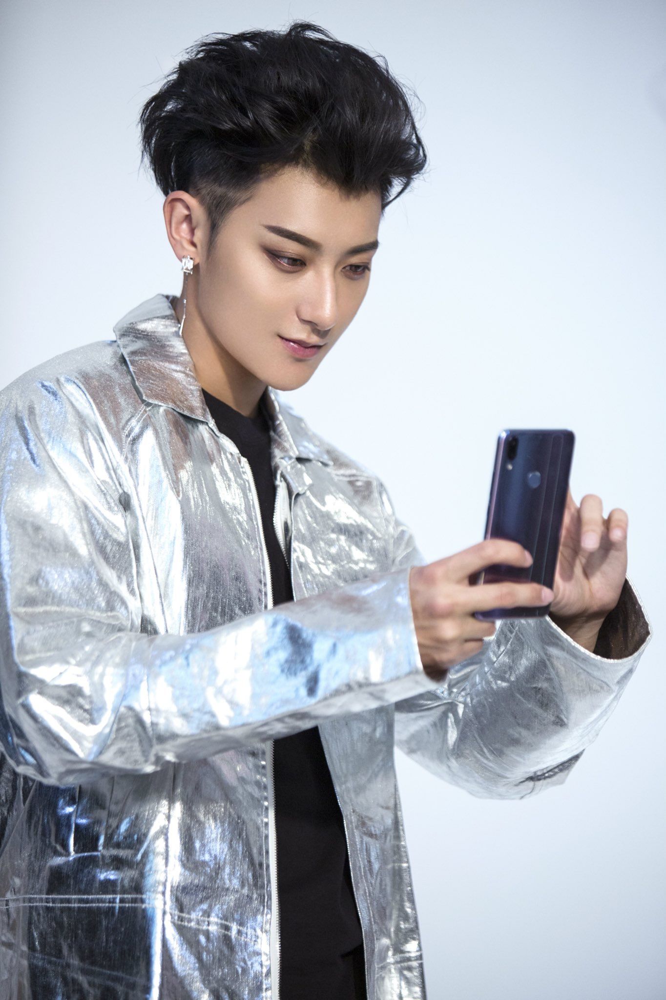 #ZTAO x SUGAR PHONE S20 promotional picture #tao. Tao exo, Zi tao, Huang zi tao