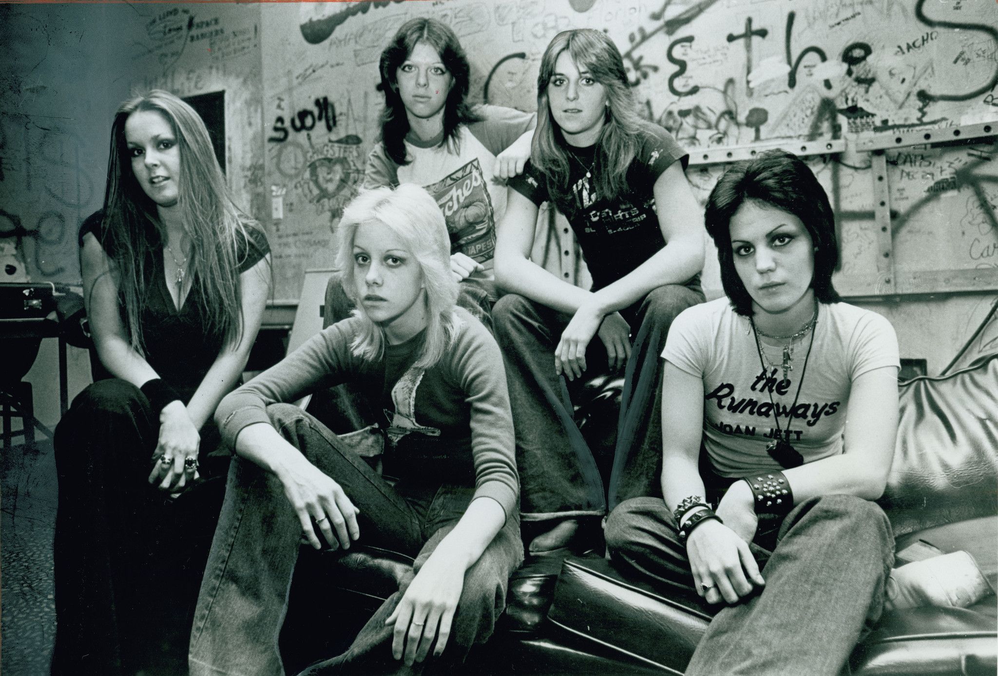 The Runaways Cherry Bomb Wallpapers - Wallpaper Cave