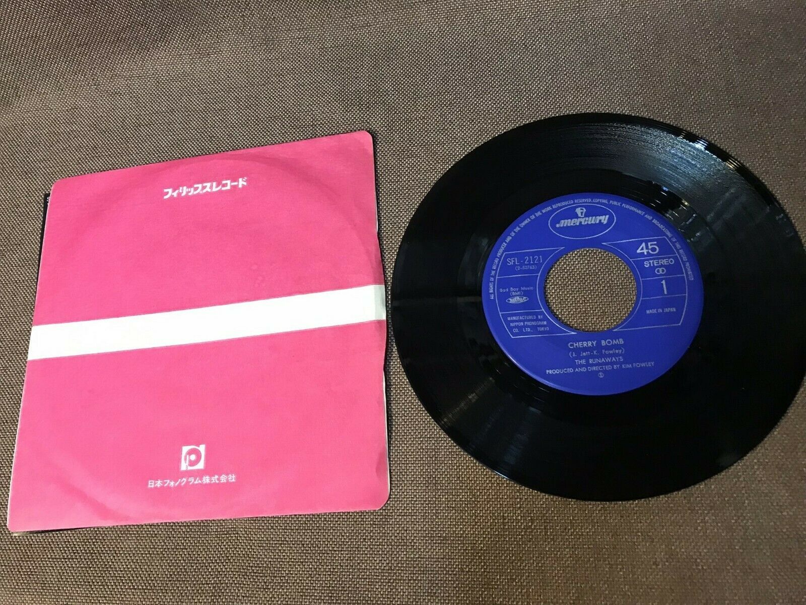 THE RUNAWAYS Cherry Bomb JAPAN 7 RECORD SFL 2121 W CHERIE CURRIE