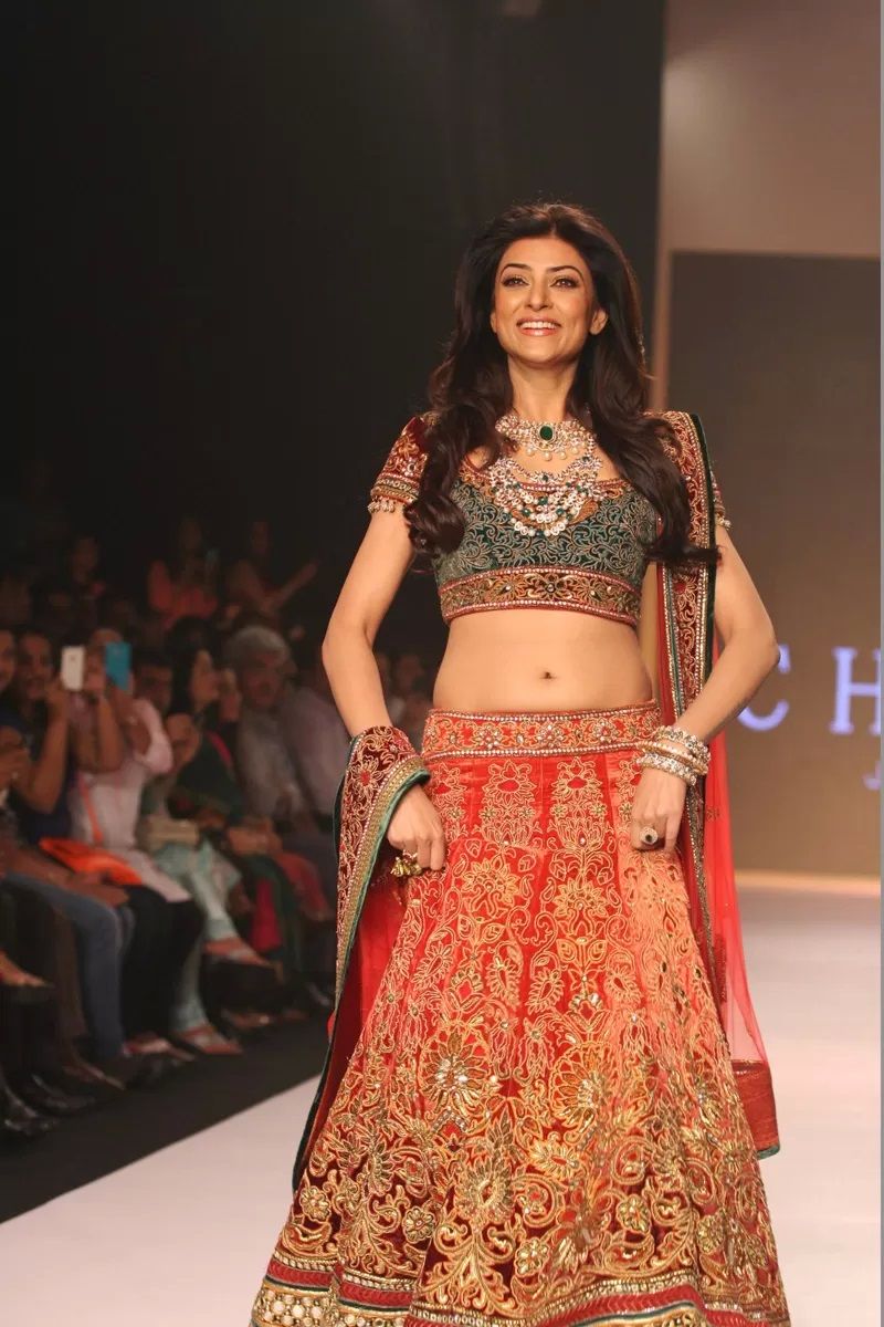 Sushmita Sen HD Wallpaper Free Download