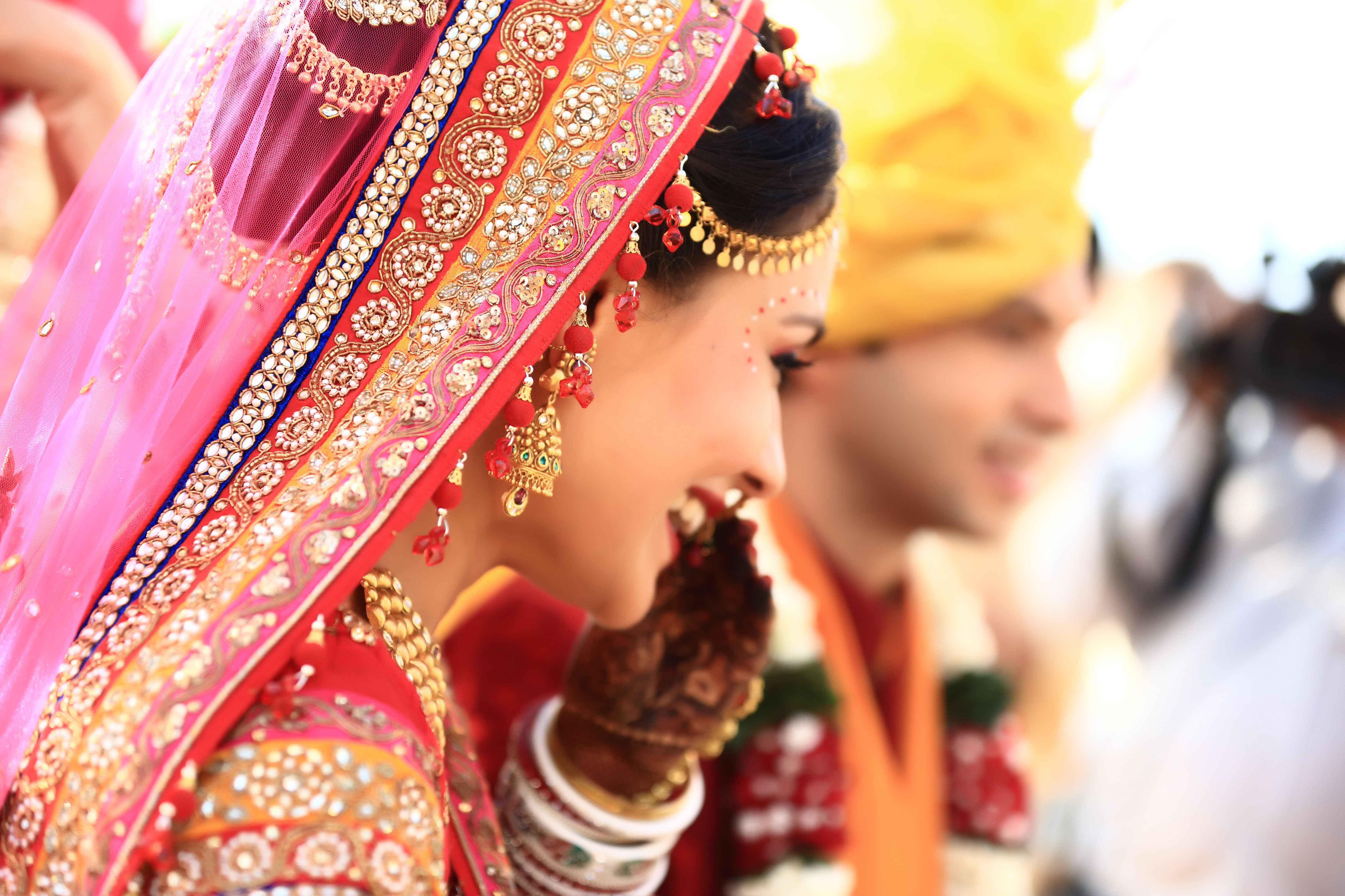 Indian Wedding Couple HD Pic Couple Wallpaper & Background Download
