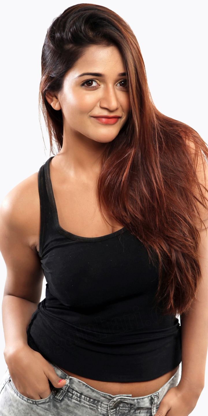 Celebrity Anaika Soti (720x1440) Wallpaper