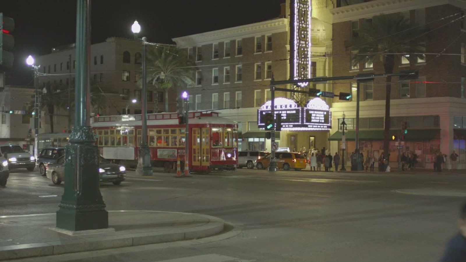 Bar crawl in New Orleans via streetcar