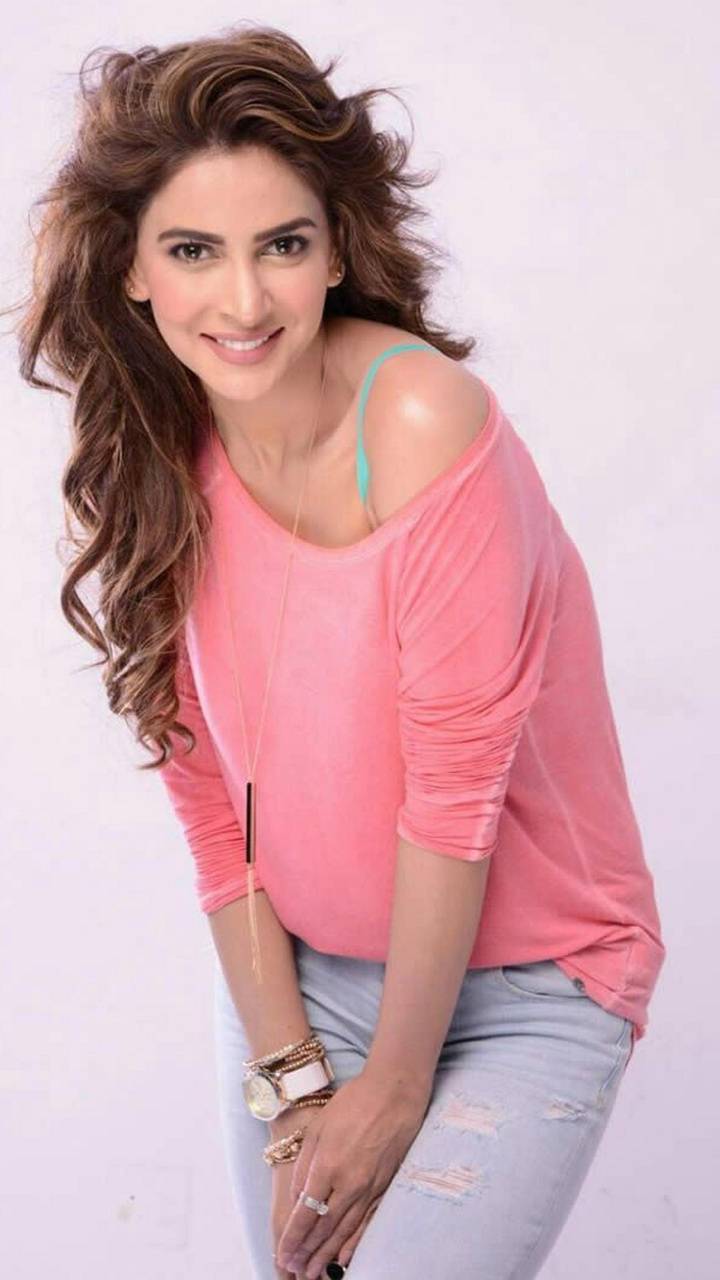 SABA QAMAR HOT Qamar Hot Picture 01