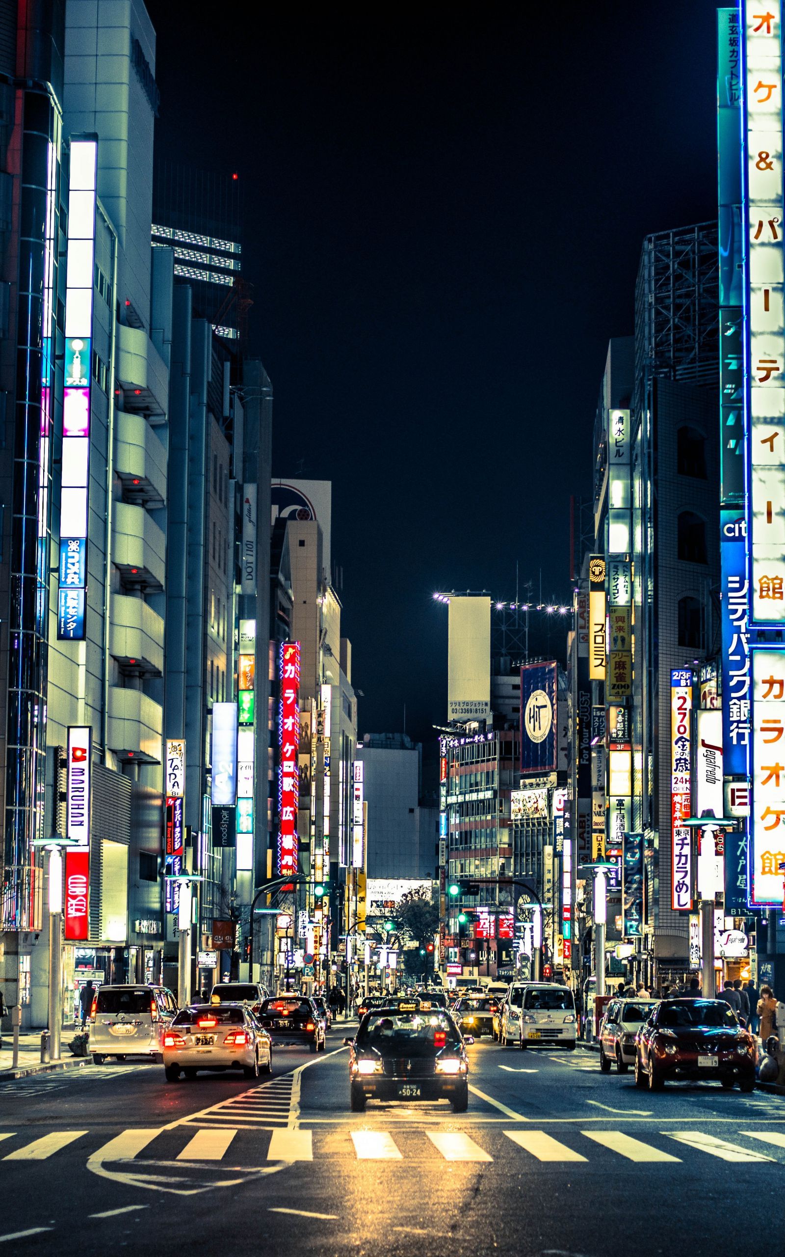 Shibuya Japan at Night wallpaper in 1600x2560 resolution