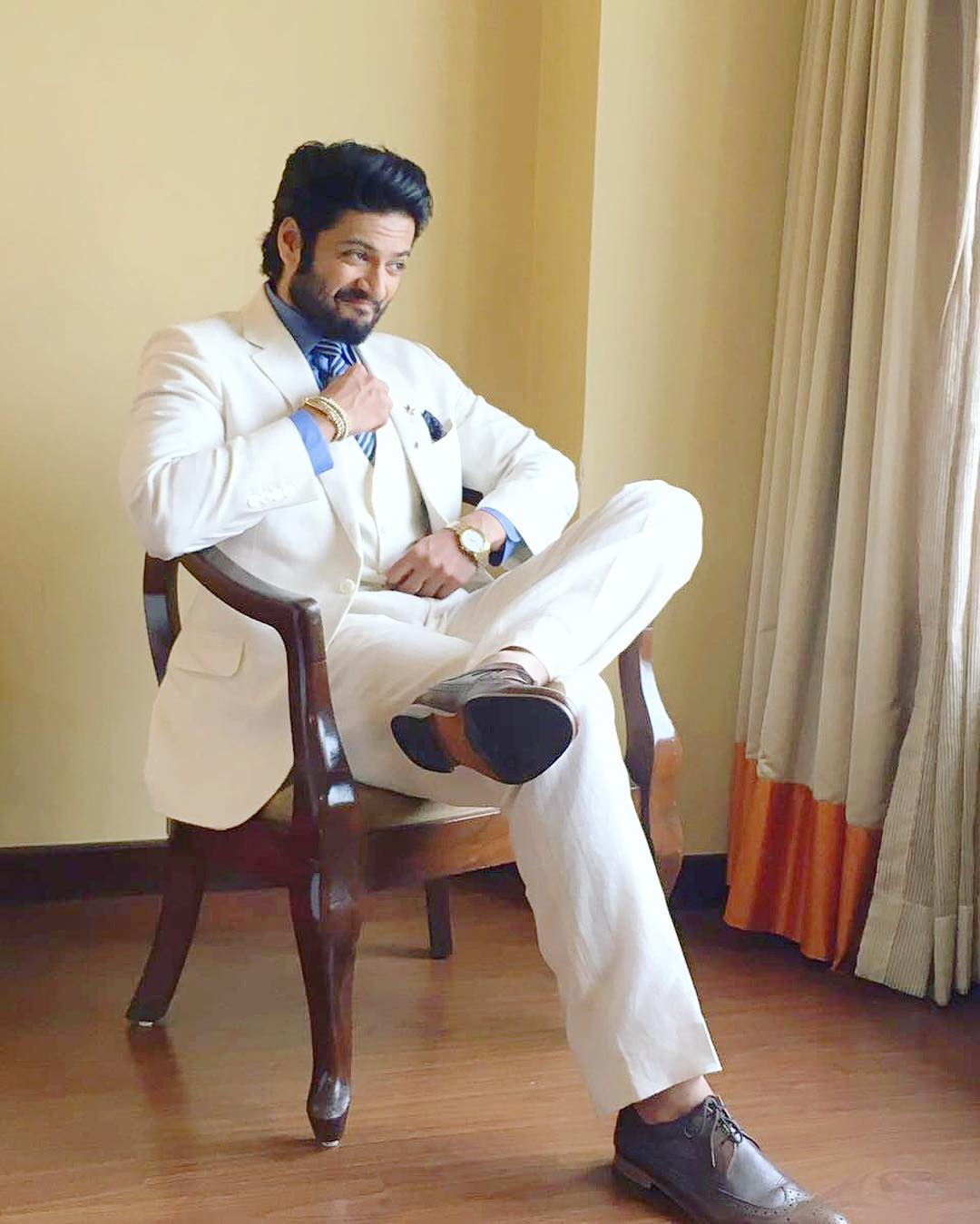 Ali Fazal Wallpaper