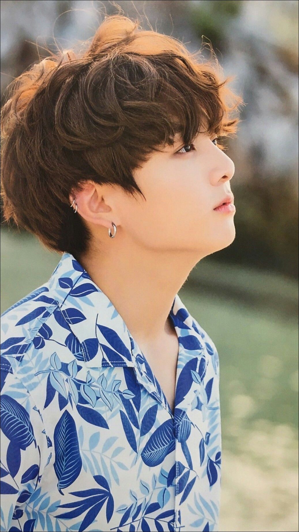 V Bts Idol Wallpaper