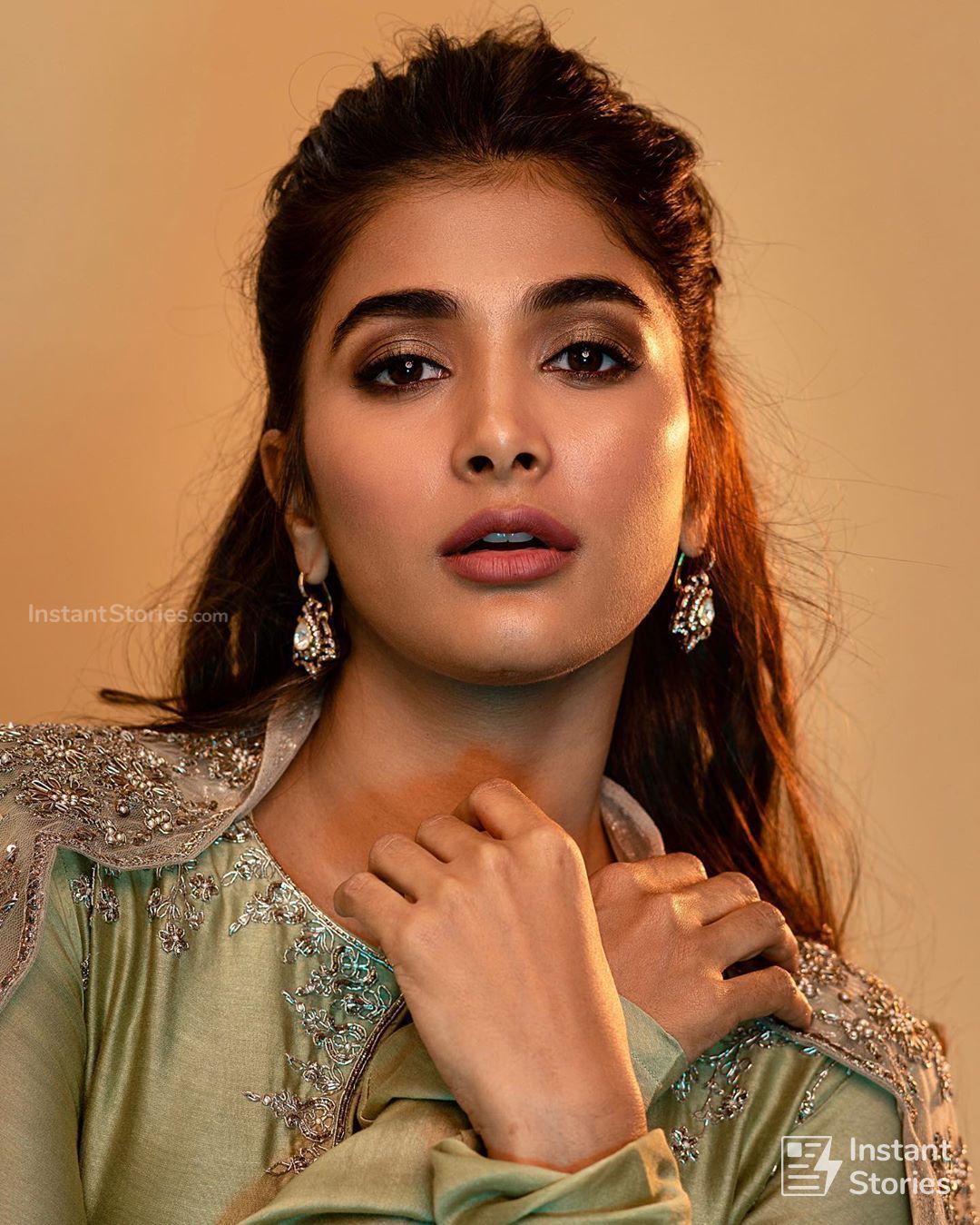 Pooja Hegde Latest Hot HD Photo Wallpaper (1080p, 4k)