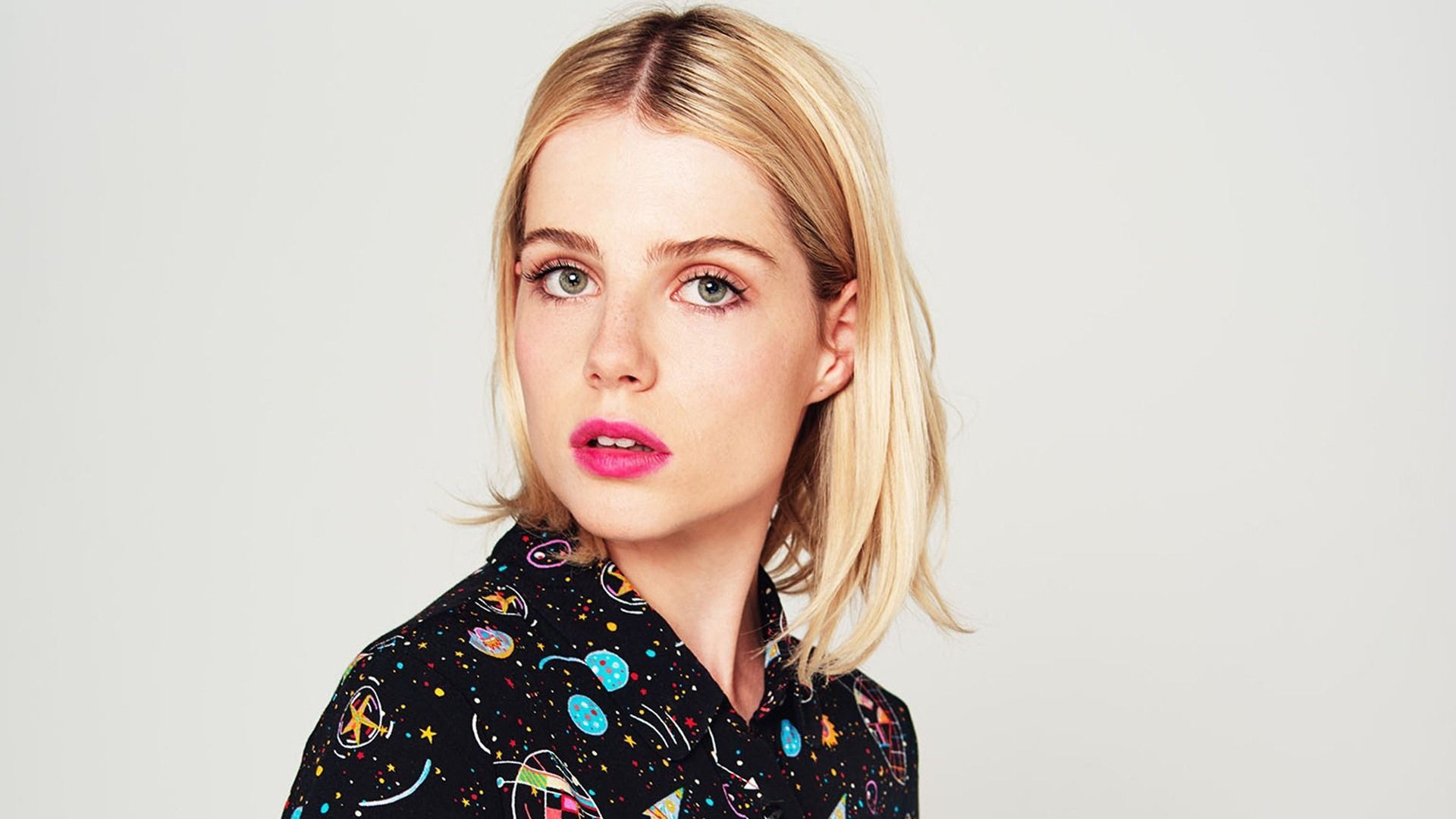 Lucy Boynton Wallpaper