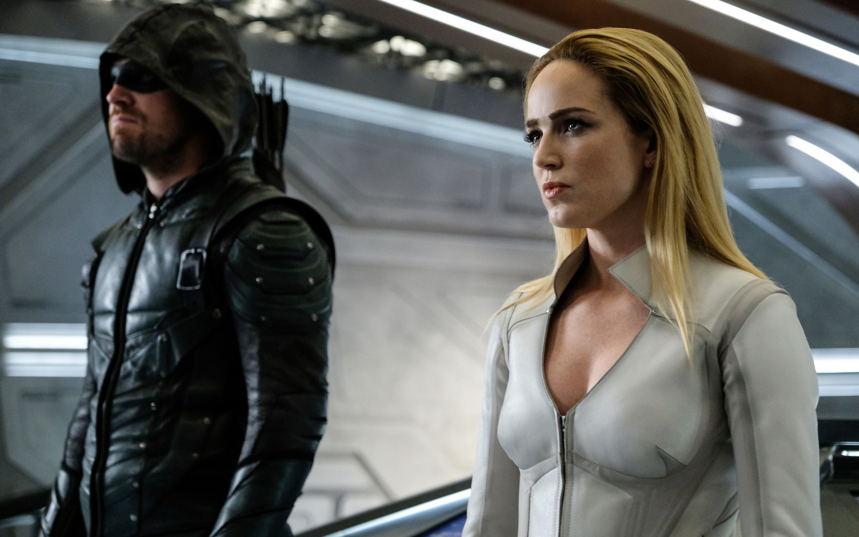Sara Lance And Arrow Macbook Pro Retina HD 4k Wallpaper