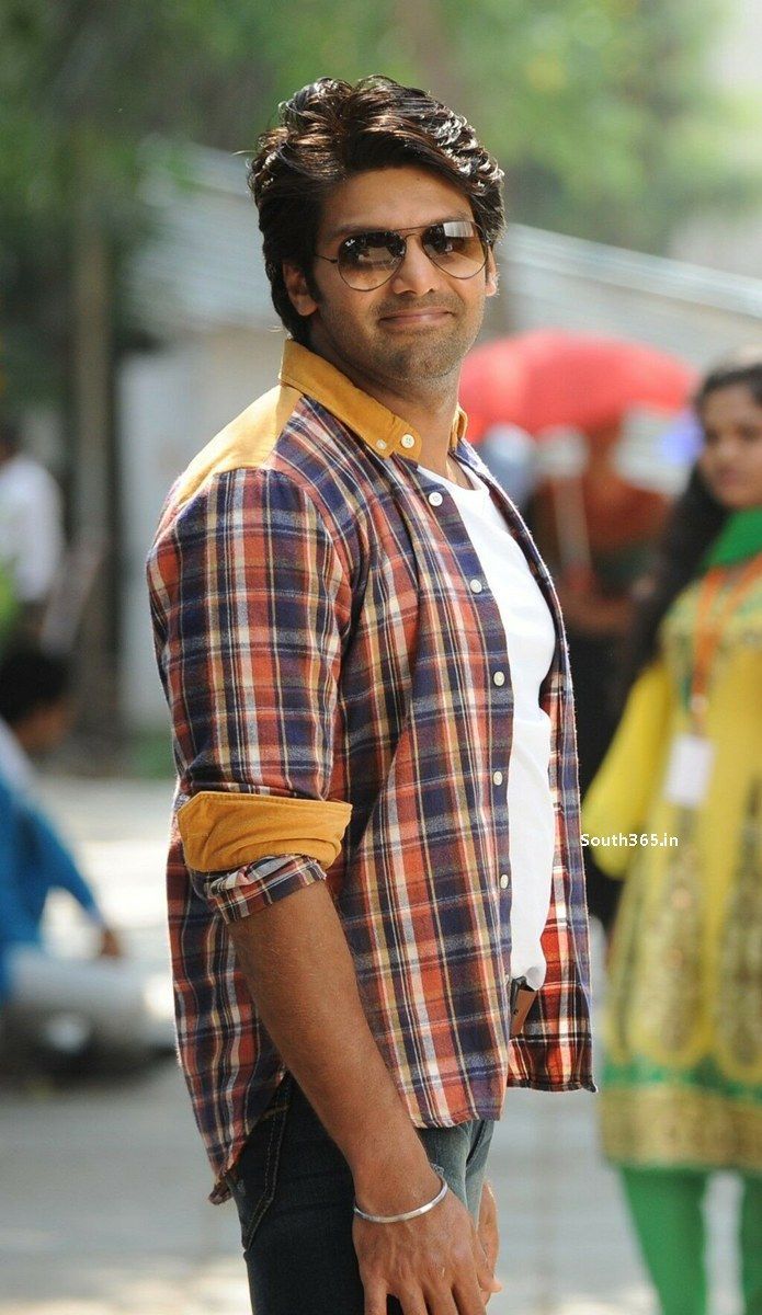 Arya Tamannaah Bhatia Santhanam in Vasuvum Saravananum Onna