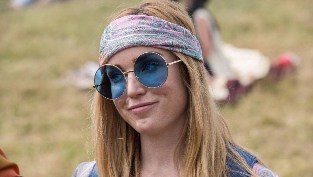 Sara Lance is the bisexual badass we deserve