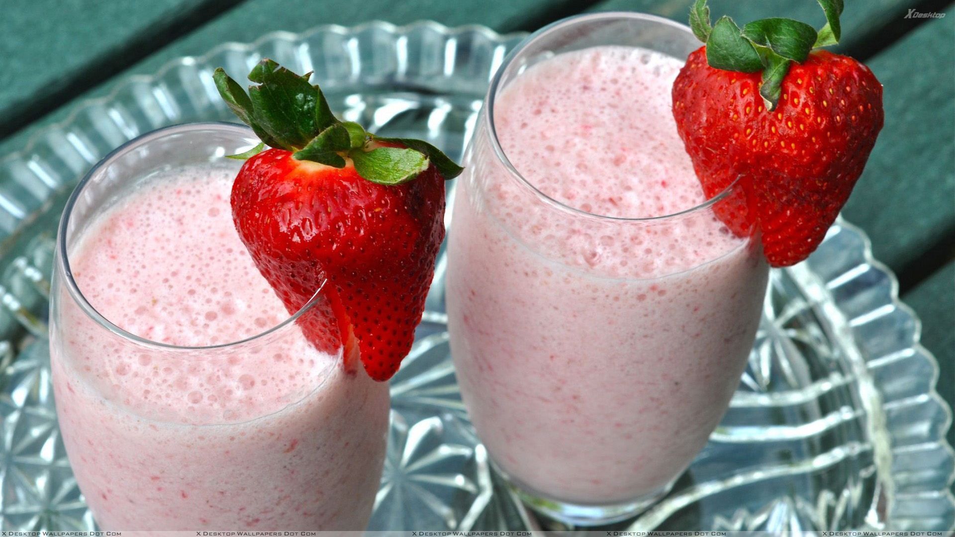 Strawberry On Milk Shake Glasses Wallpaper
