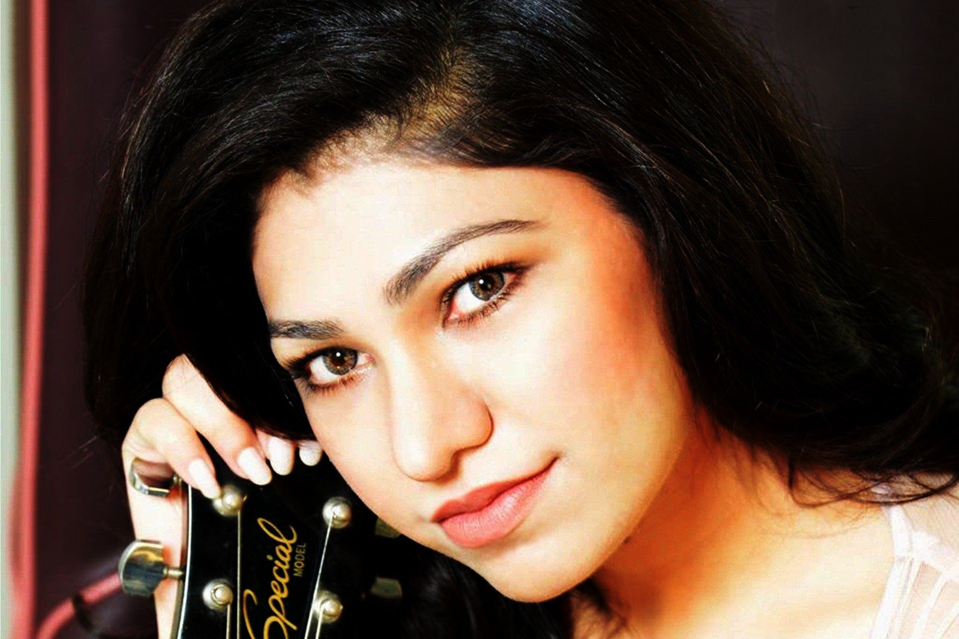 Tulsi Kumar Wallpaper HD 16153