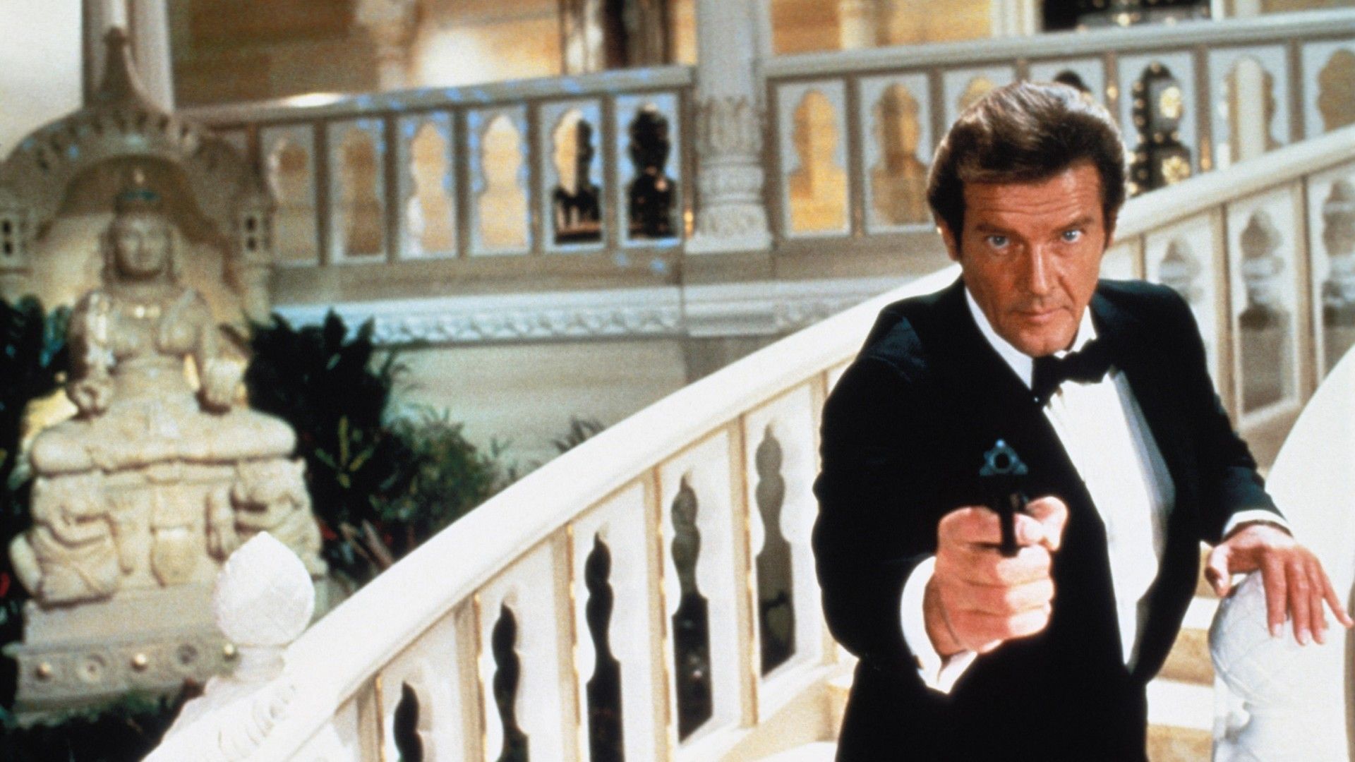 Roger Moore James Bond Wallpaper