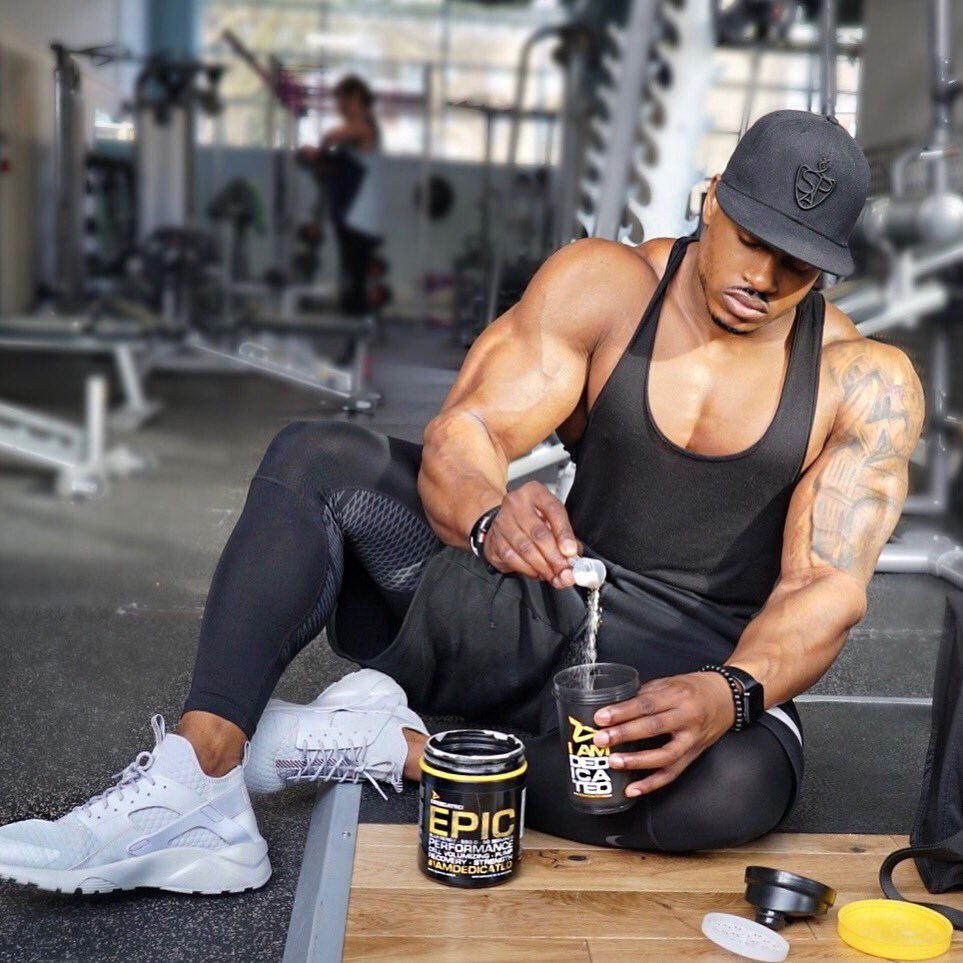 Simeon Panda®'s #LEGDAY again