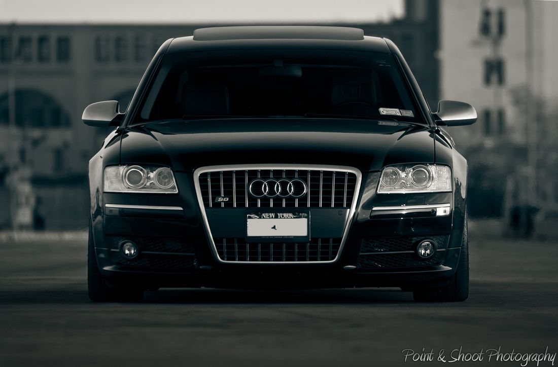 D3: Audi S8 lowered on blacked out rims