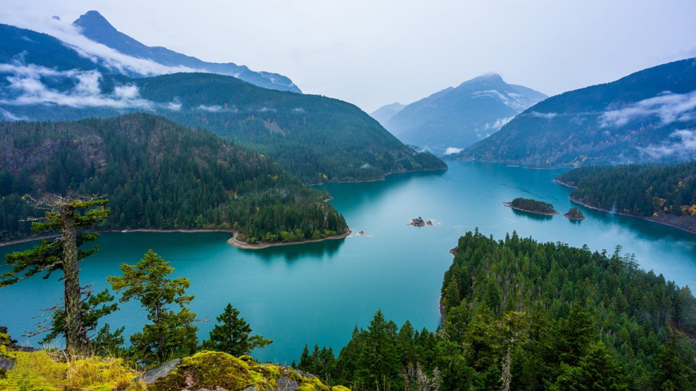 Diablo Lake In Autumn Created By Diablo Dam Is Located Between