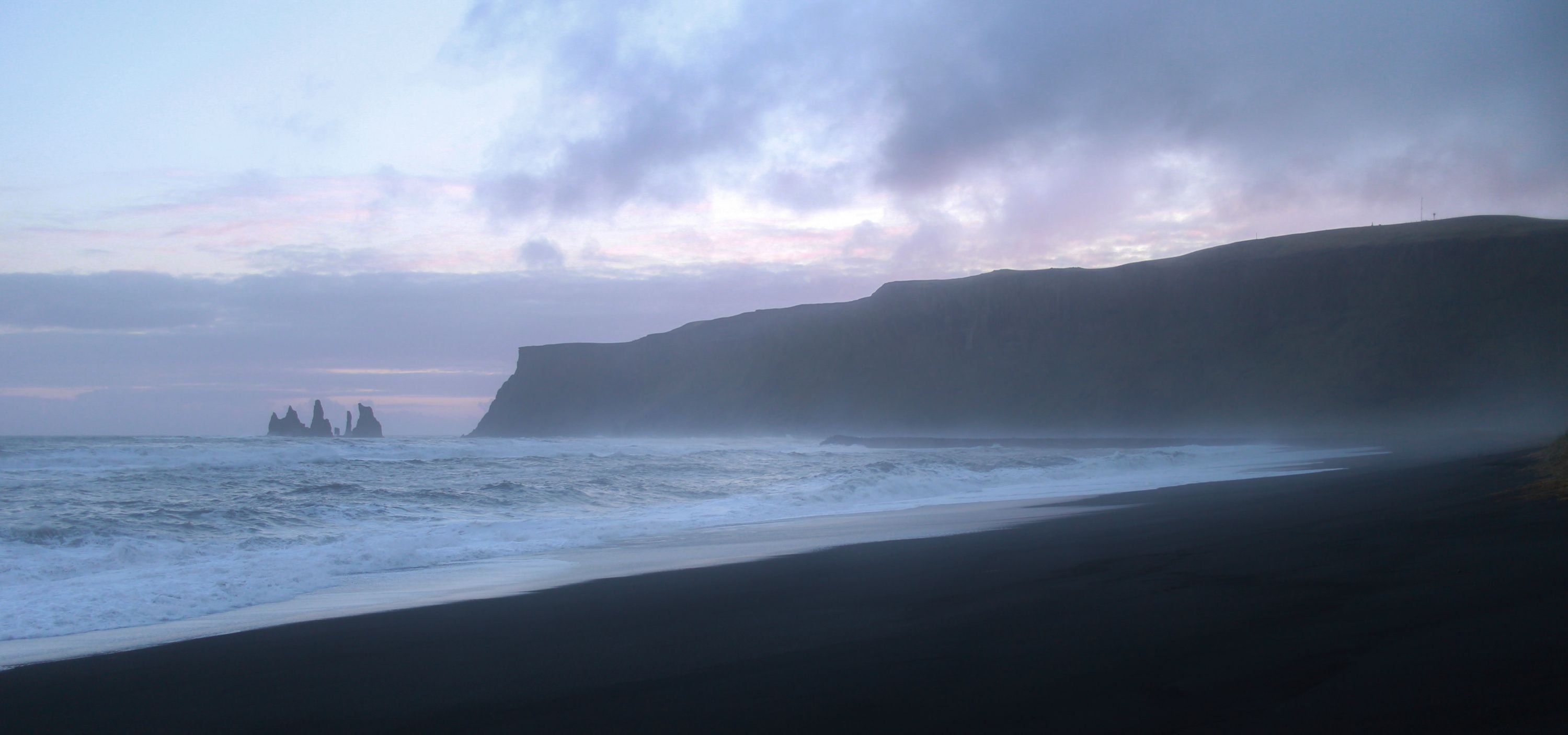 Black Sand Beach in Vik Iceland at Sunset HD wallpaper