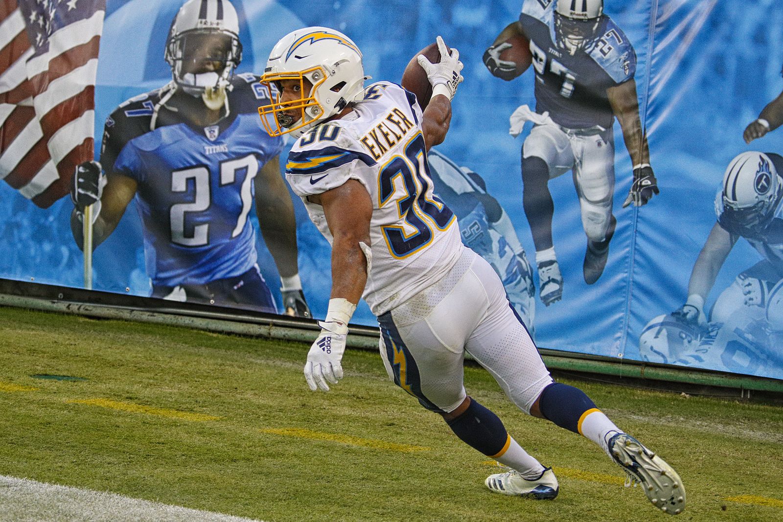 Austin Ekeler deal is noteworthy for Tennessee Titans, Derrick Henry