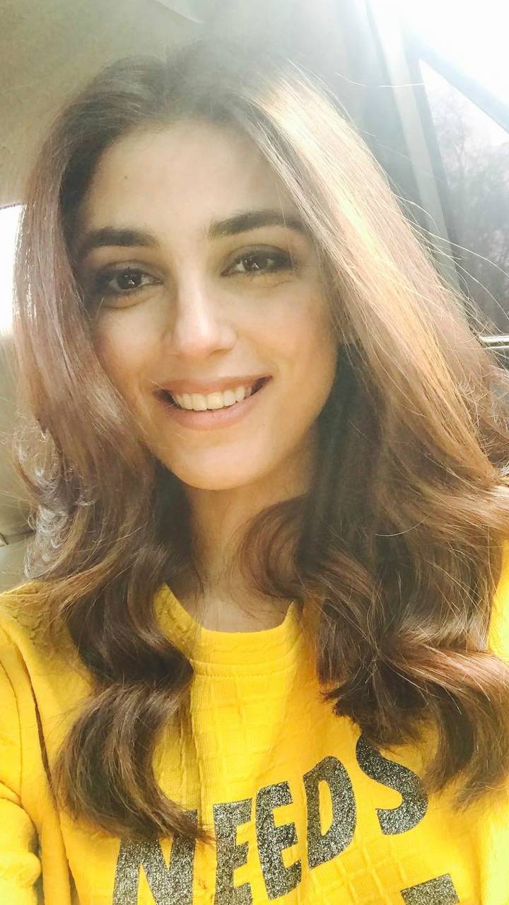 maya ali wallpaper