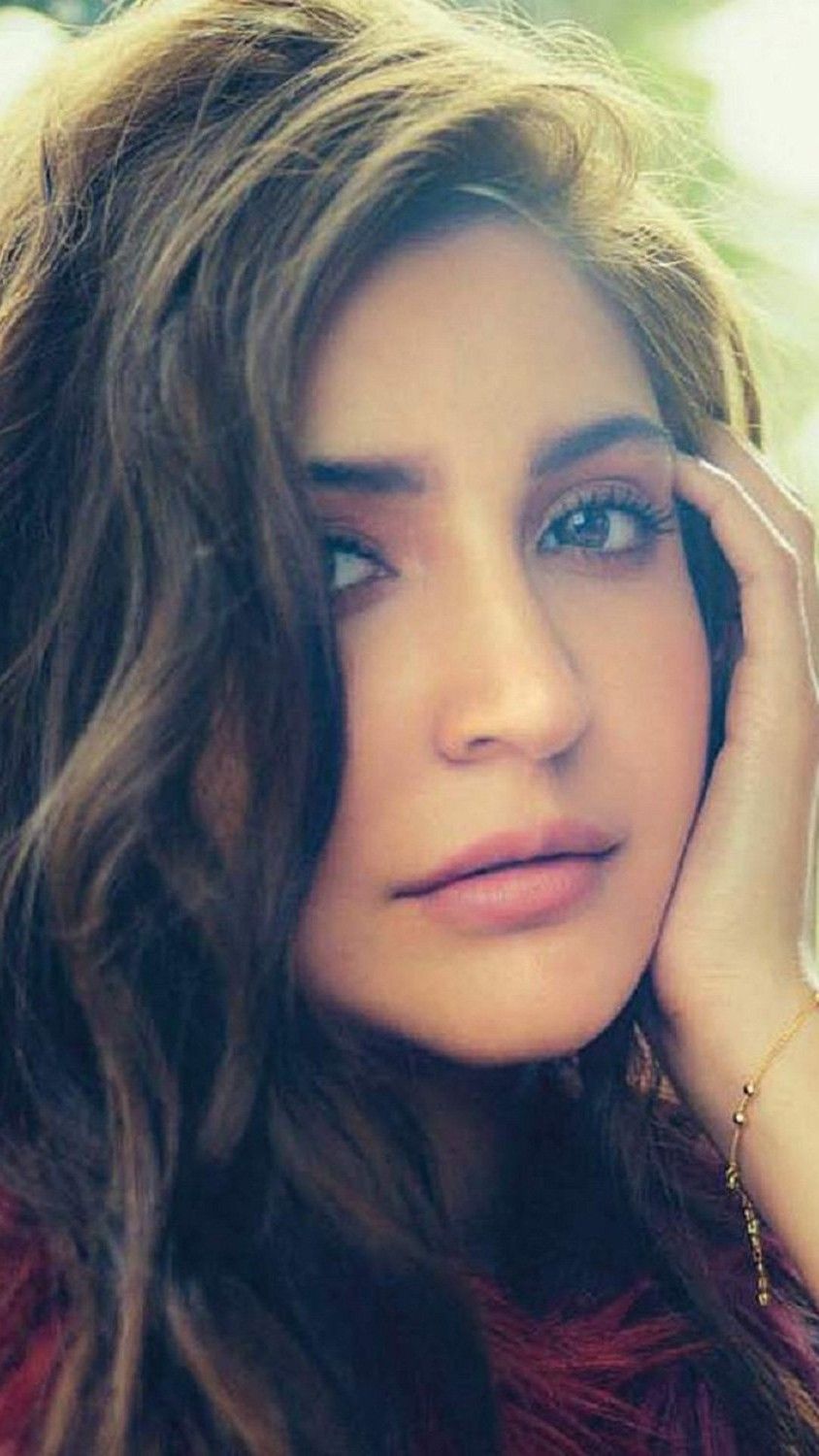 Anushka Sharma very gorgeous Bollywood actress image mobile