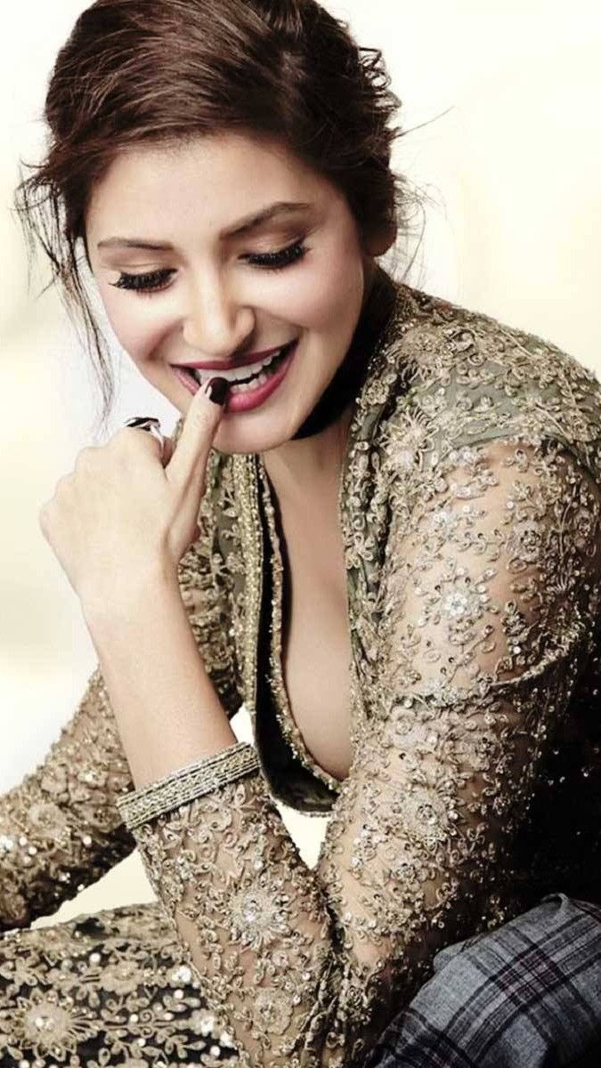 Anushka Sharma fabulous bollywood actress mobile wallpaper