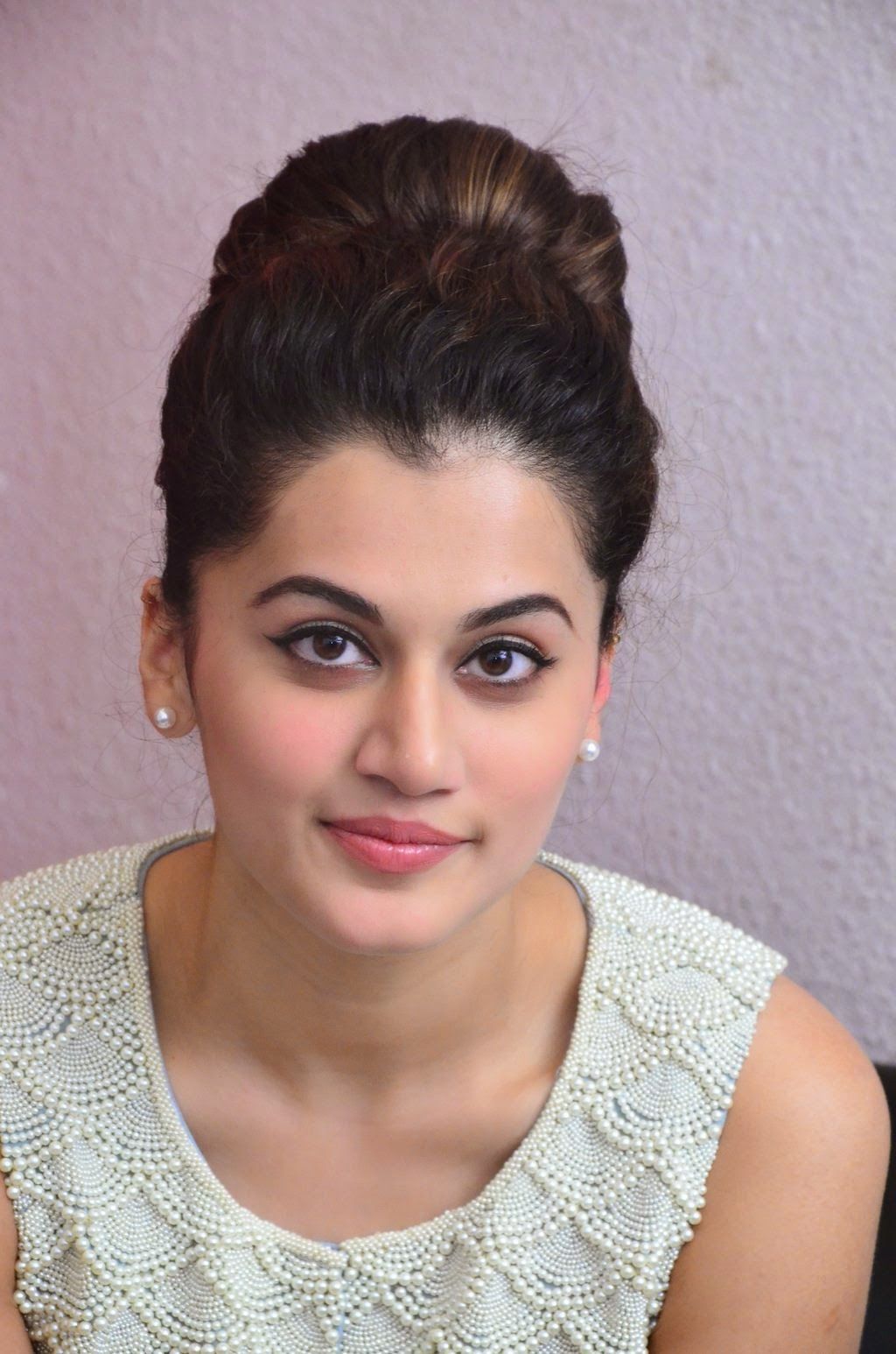 Taapsee Pannu photo at Kanchana 2 press meet photo 7. telugu