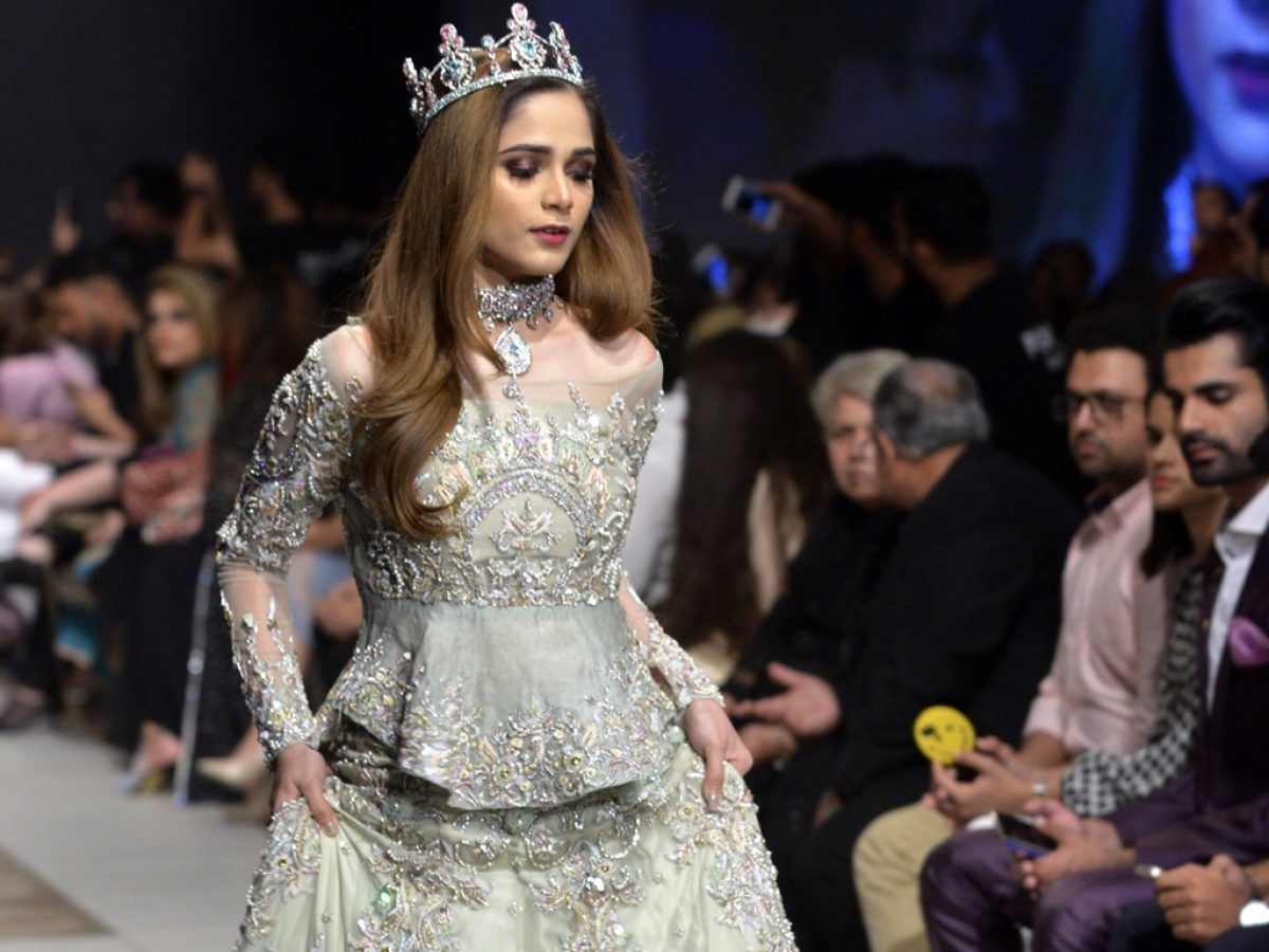 Aima Baig Wallpapers Wallpaper Cave