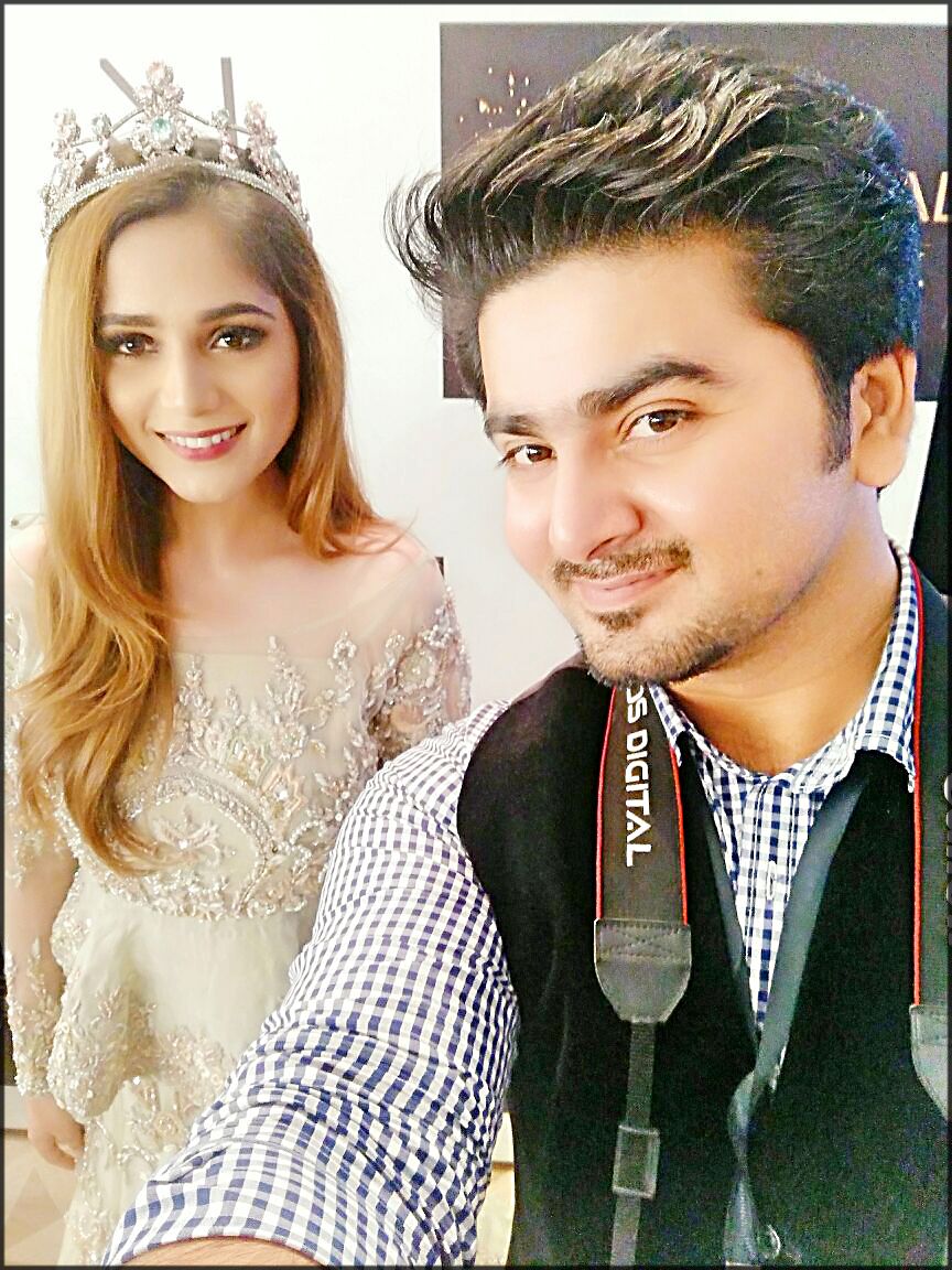 Bilal Ahmed: Gorgeous Aima Baig Wallpaper