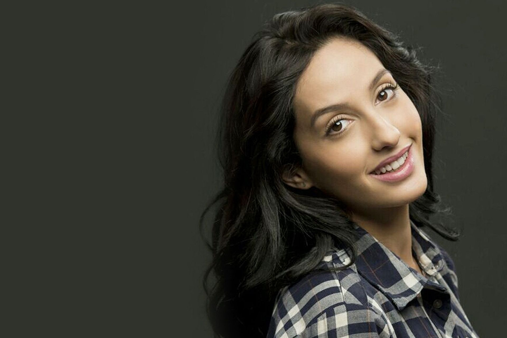 Nora Fatehi Wallpaper HD 20286