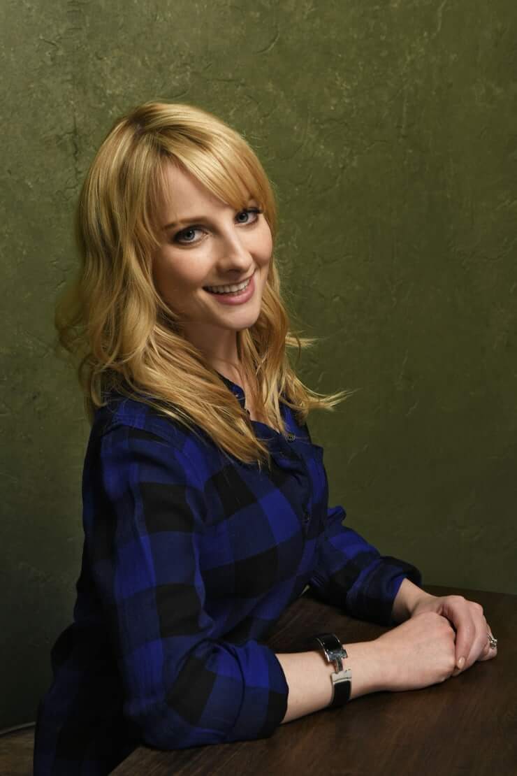 Hot Picture Of Melissa Rauch With Amazing Curves Will