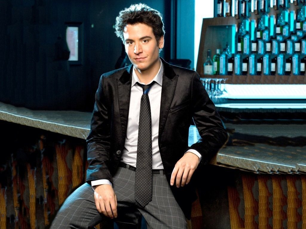 Am I the only one who thinks Ted Mosby is hot?? <Josh Radnor