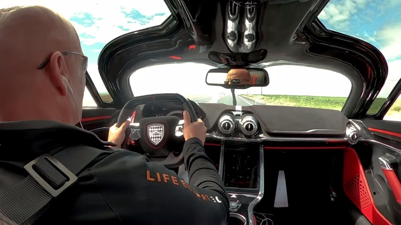 The SSC Tuatara Looks Like The Fastest Car In The World