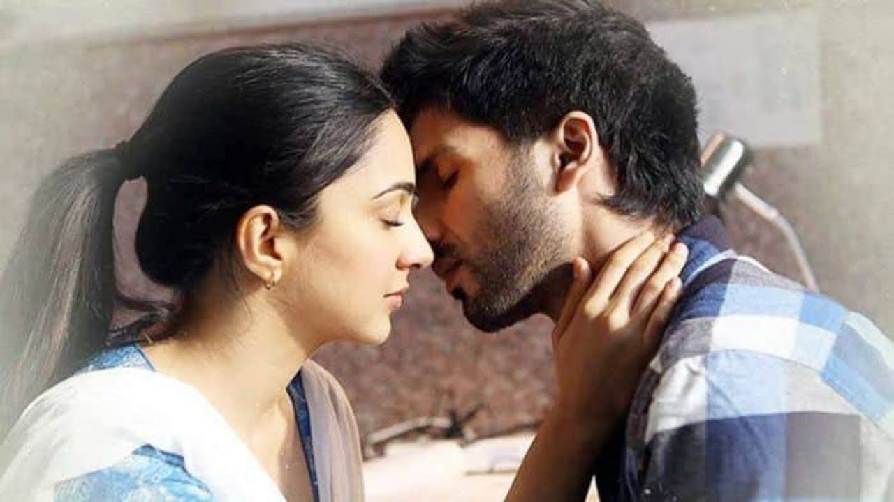 Kabir singh kissing scene HD. Shahid kissing Kiara #kabirsingh